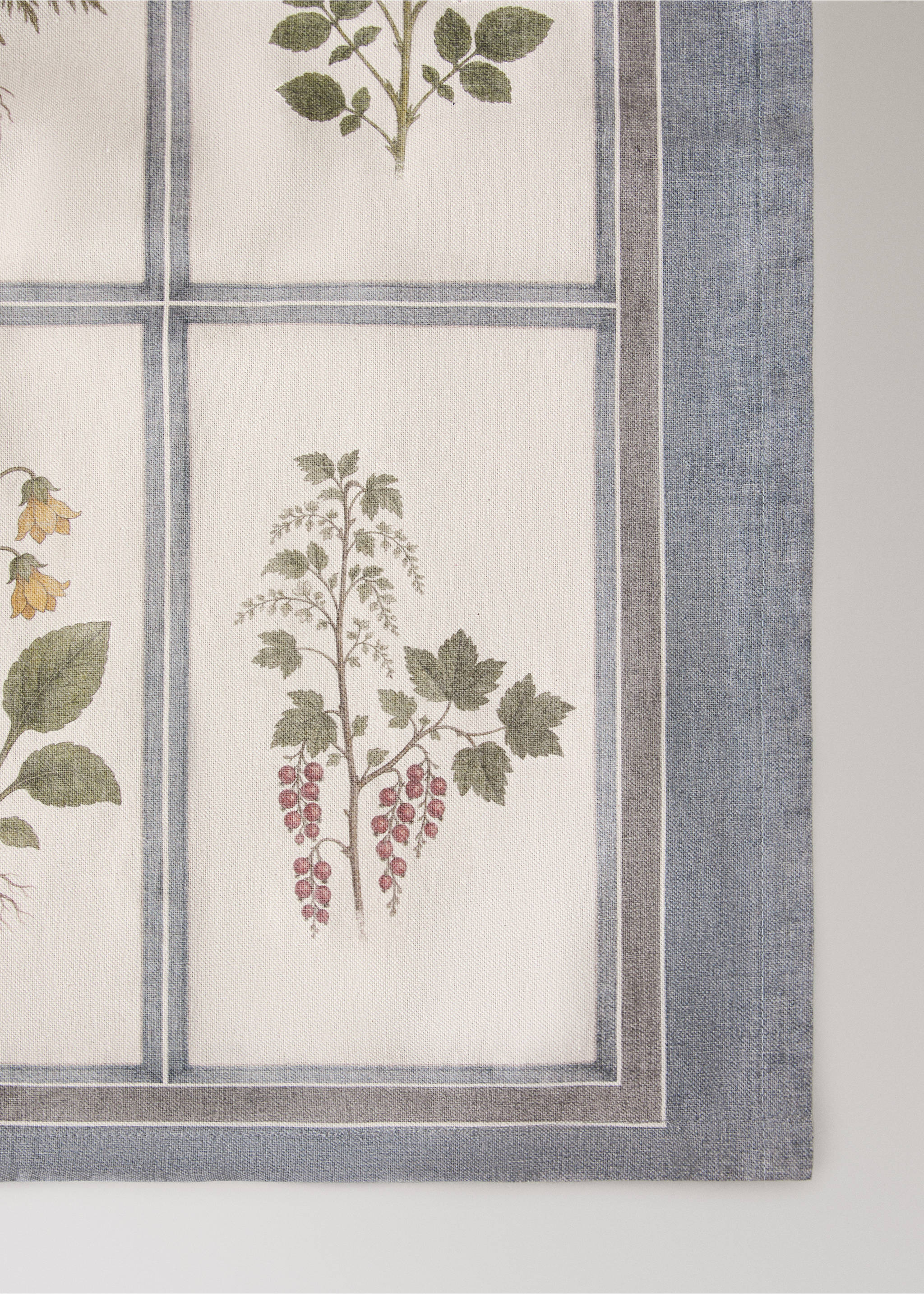 Herbarium print cotton tablecloth for 6 to 8 guests - Details of the article 2, Light/Pastel Brown. Ref: 37081517-00.