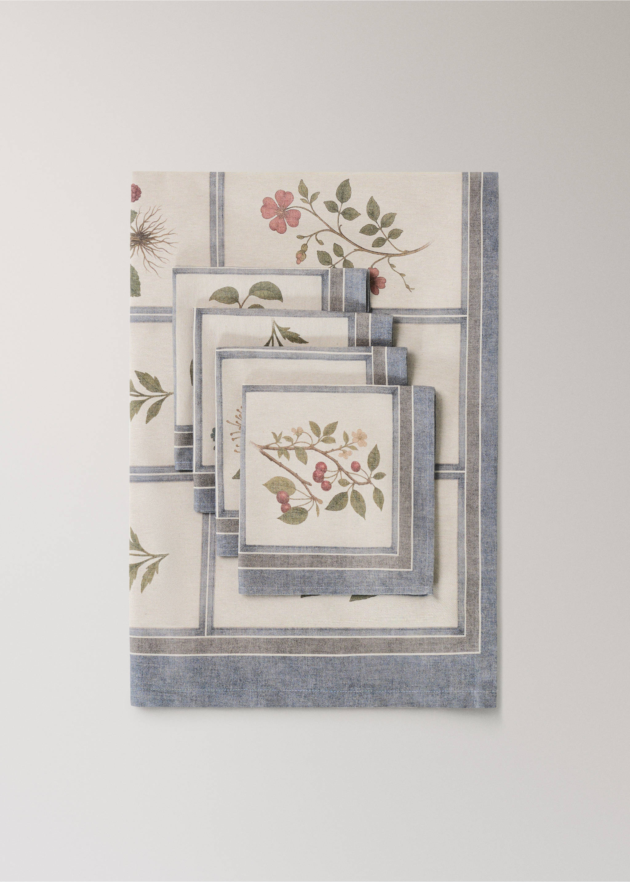 Herbarium print cotton tablecloth for 6 to 8 guests - Details of the article 4, Light/Pastel Brown. Ref: 37081517-00.