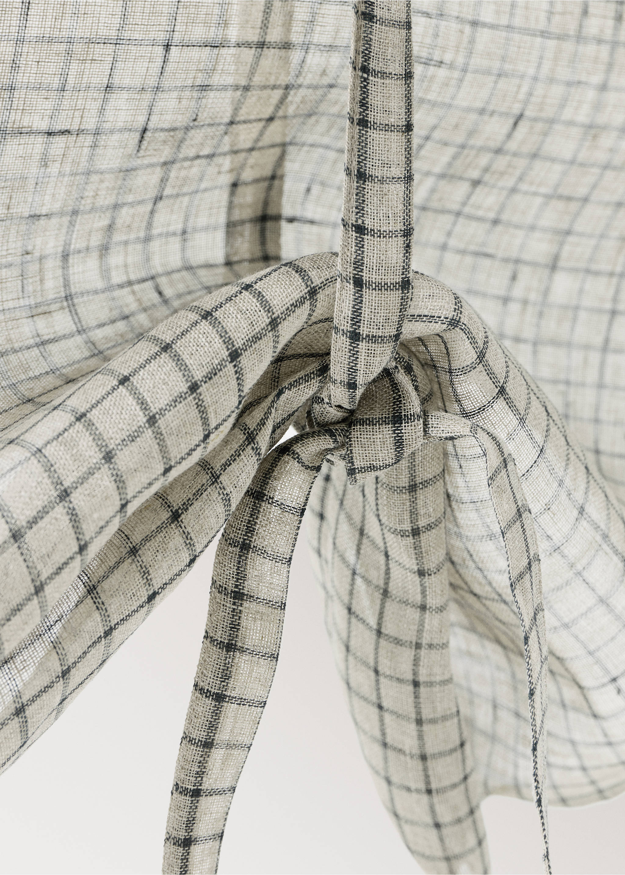 100% linen roller blind with low transparency - Details of the article 3, Beige. Ref: 37081535-00.