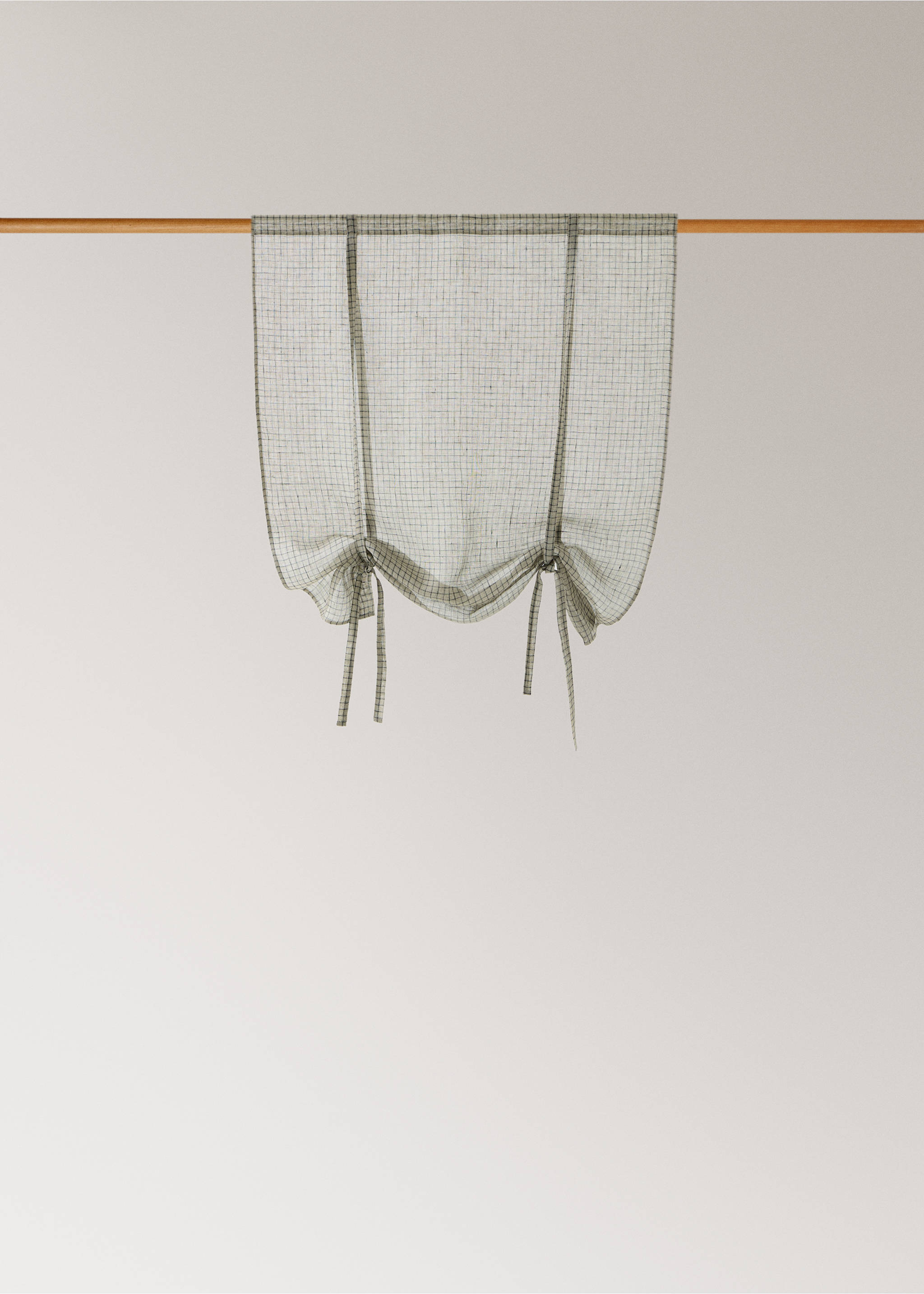 100% linen roller blind with low transparency - Details of the article 9, Beige. Ref: 37081535-00.