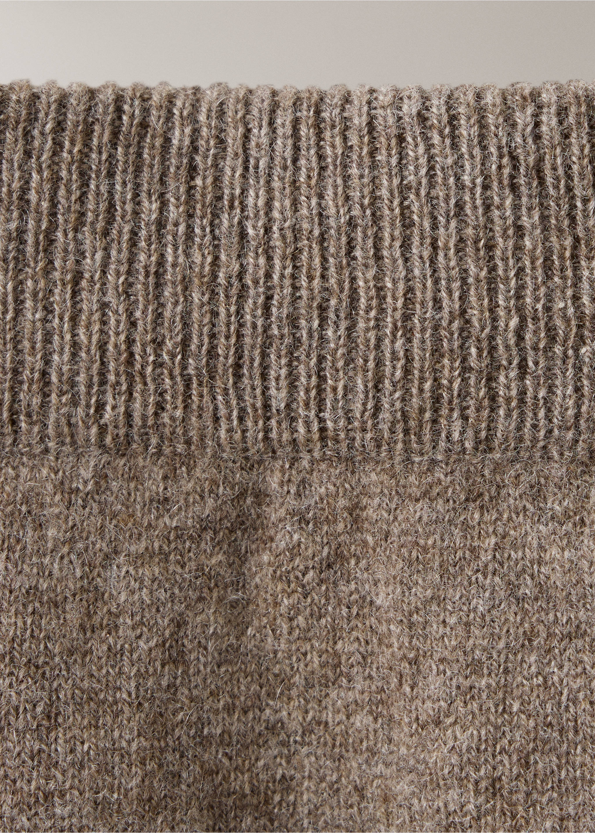 100% cashmere pyjama trousers - Details of the article 2, Medium Brown. Ref: 37081545-00.