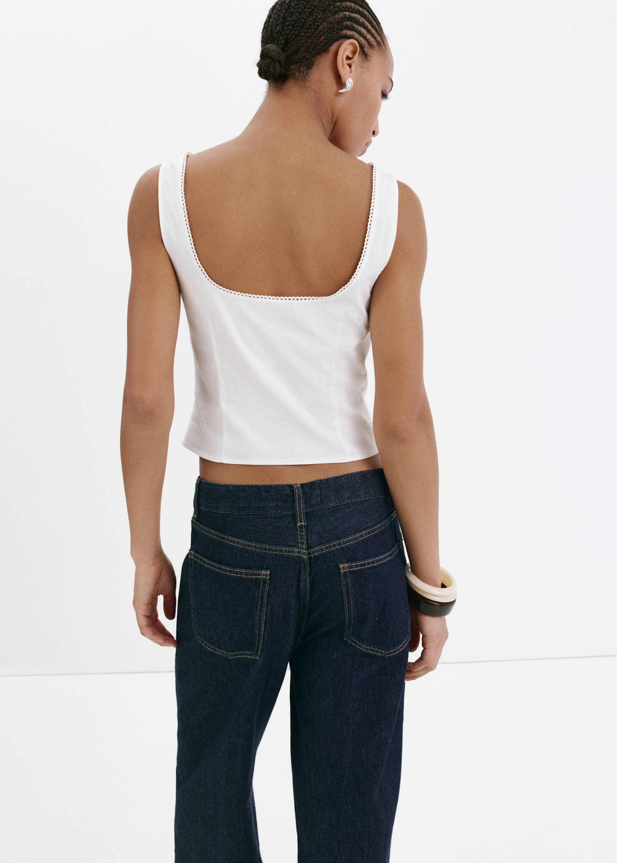 Blouse with button and lace details - Reverse of the article