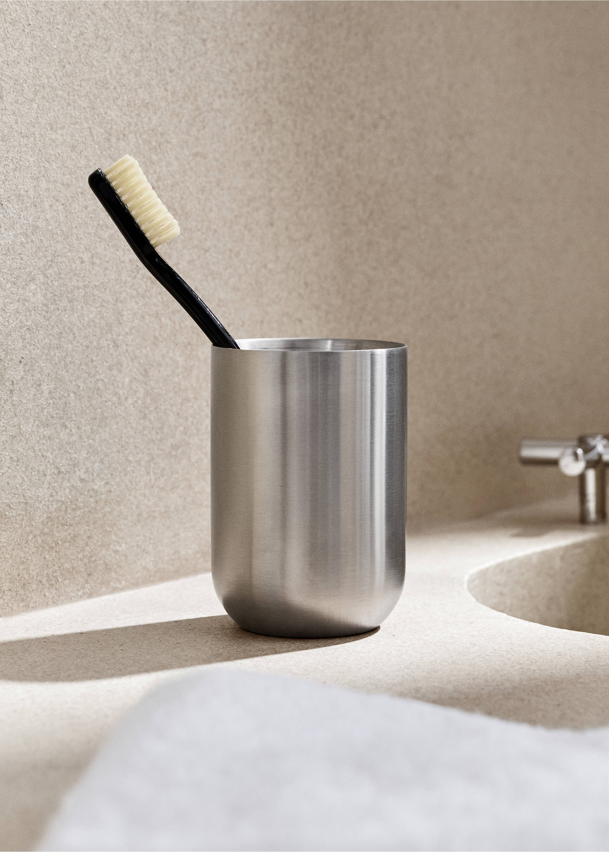 Stainless steel toothbrush cup - General plane, Silver. Ref: 37081549-00.