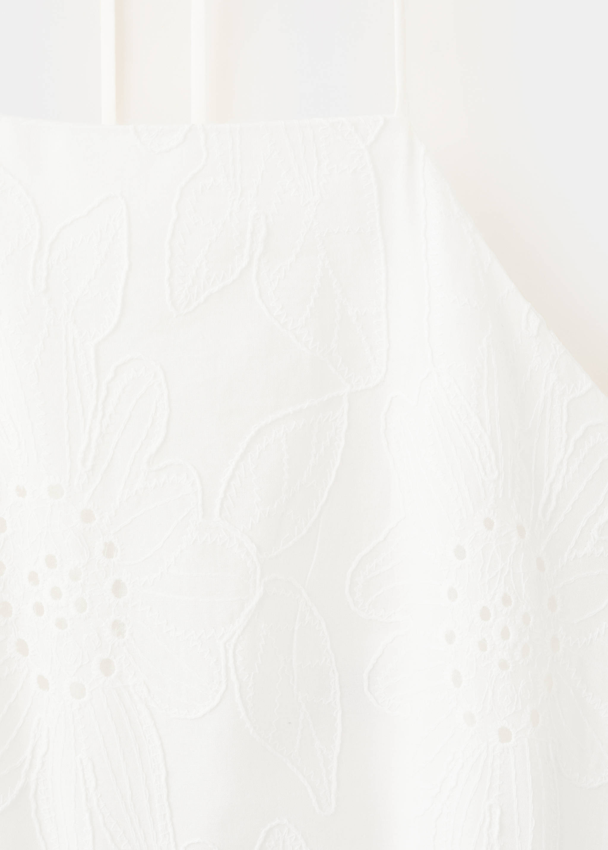 Halter dress with broderie anglaise - Details of the article 8