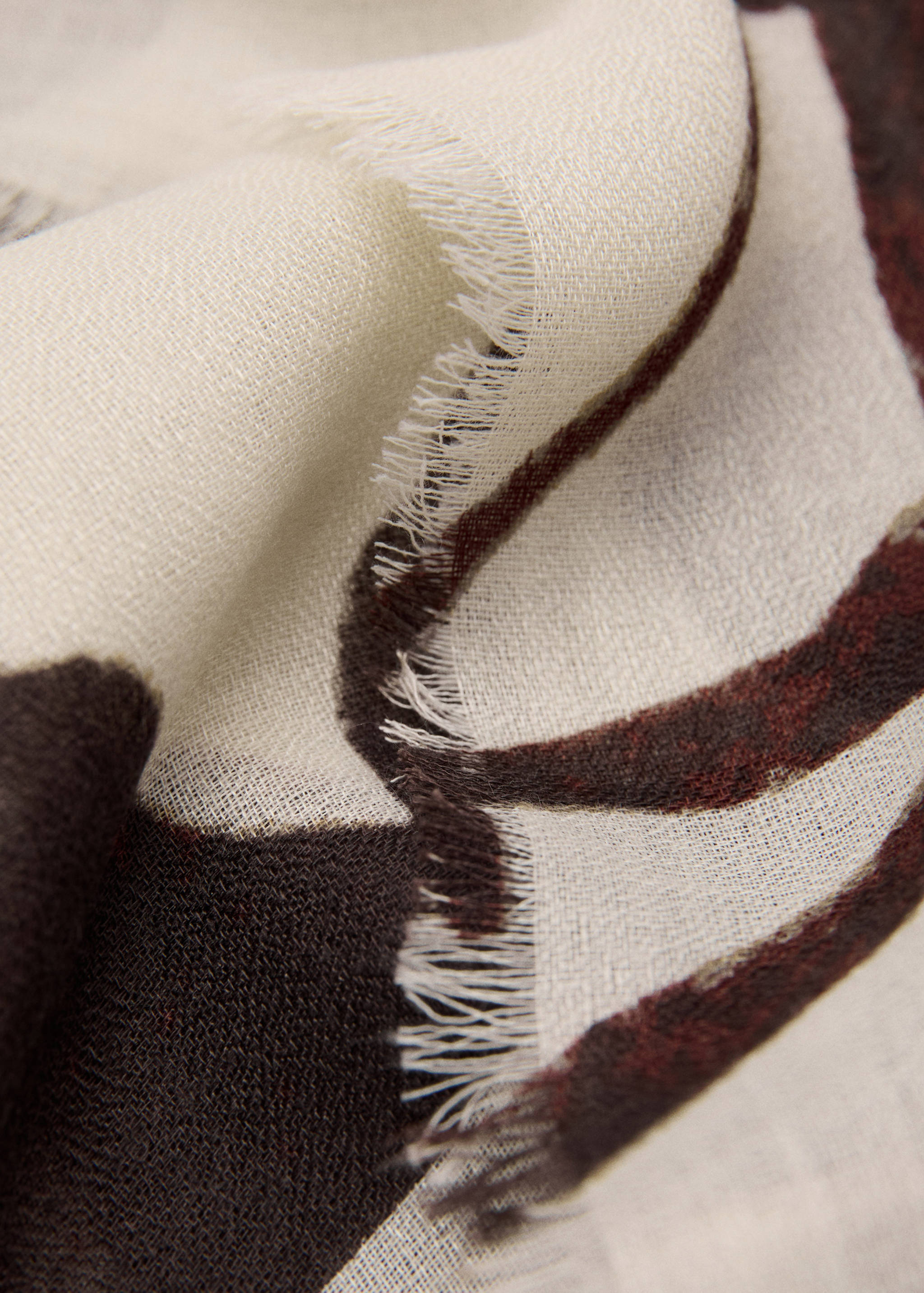 Printed scarf with frayed finishes - Medium plane