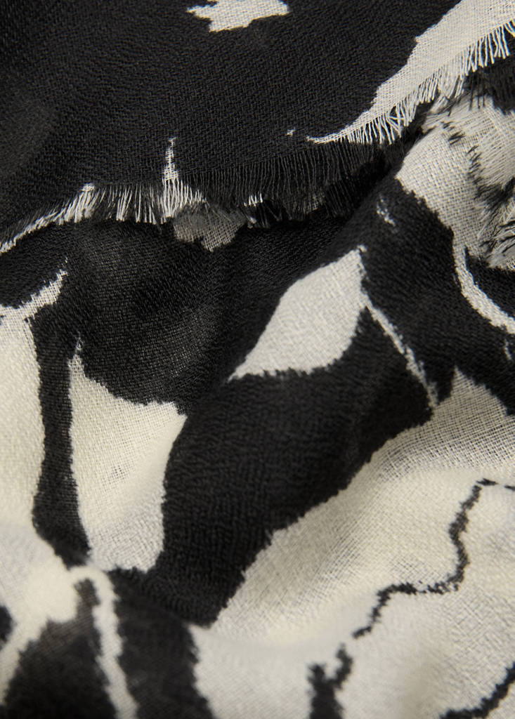 Printed scarf with frayed finishes — Black