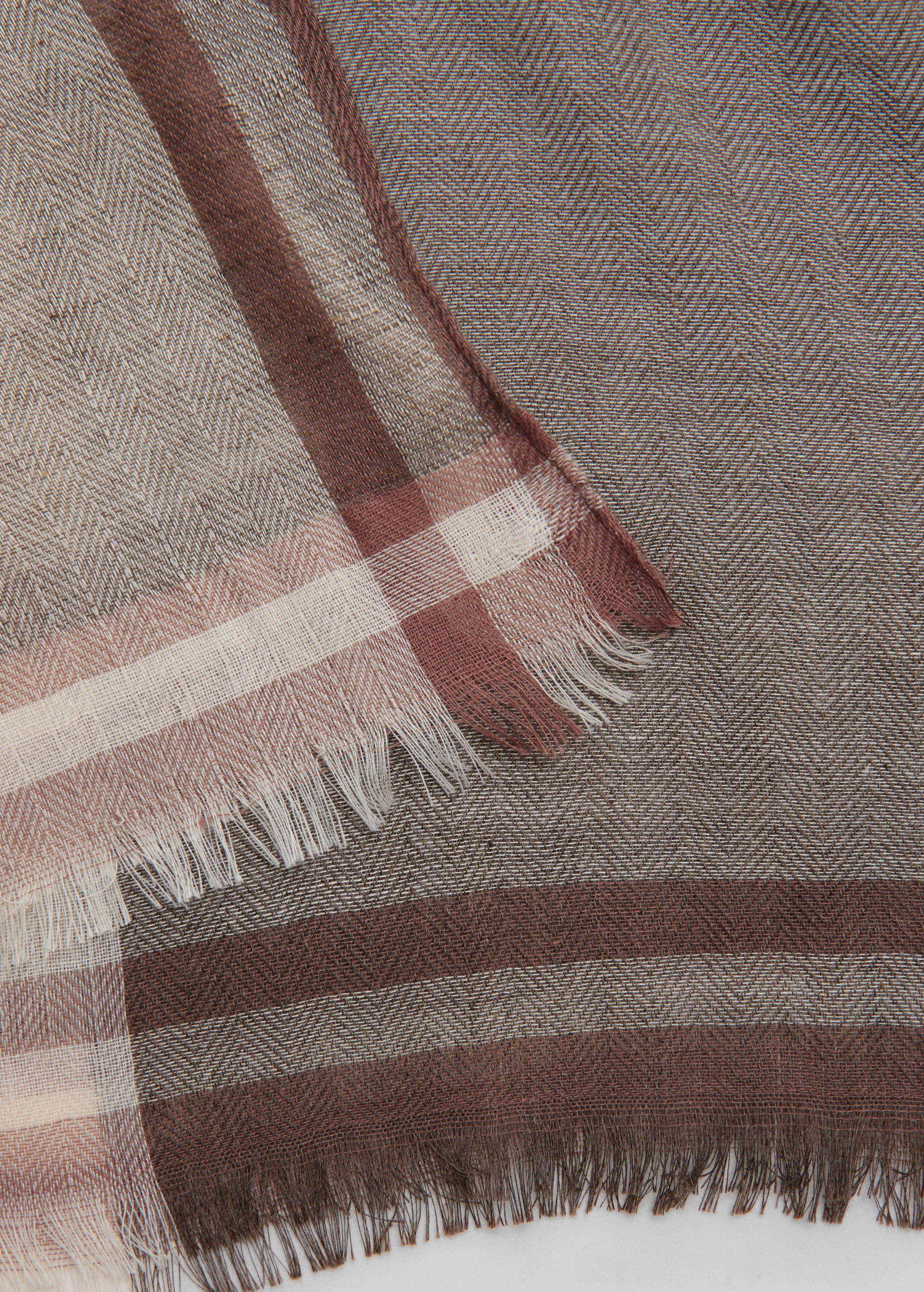 Flowy scarf - Details of the article 1