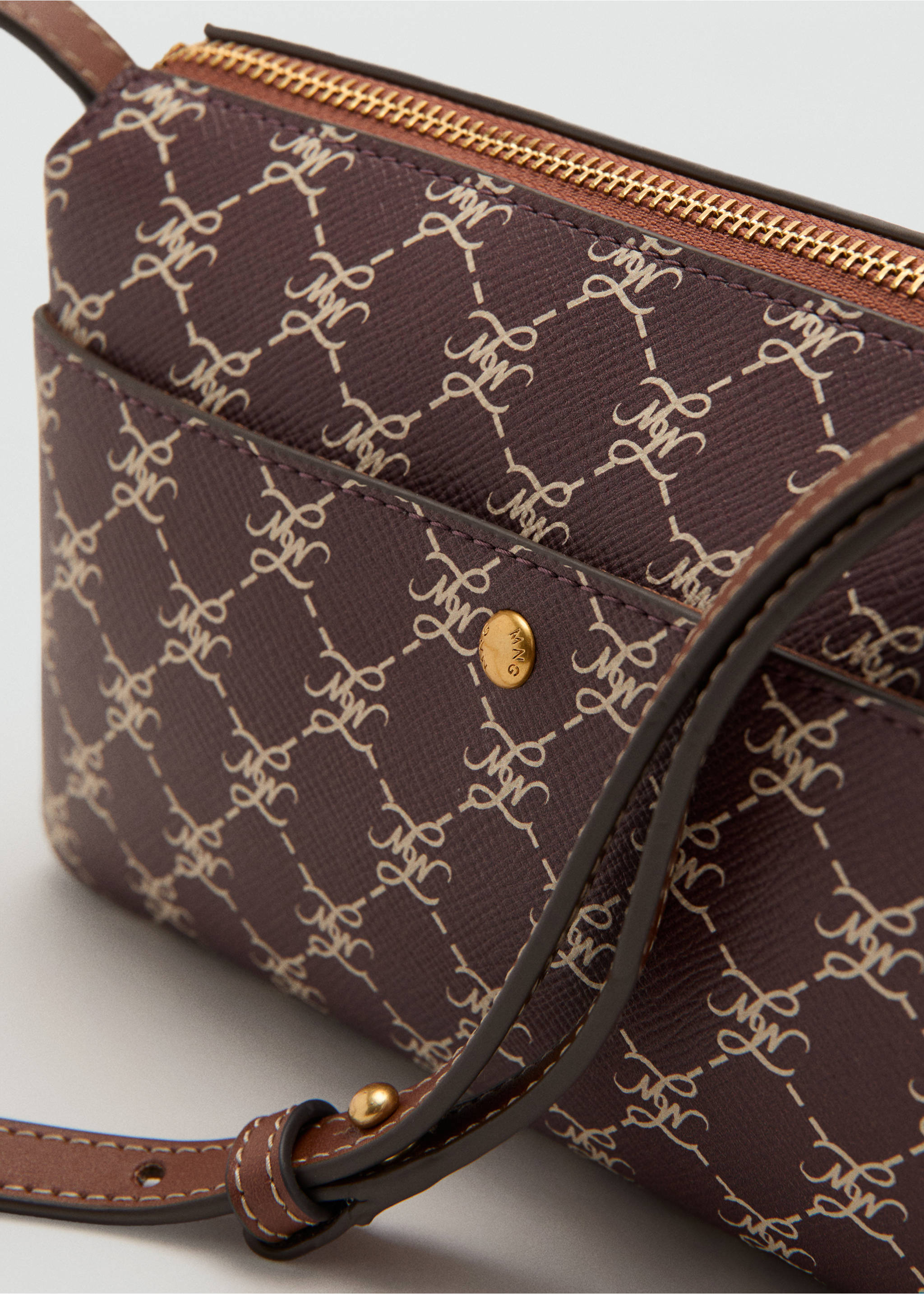 Bossa bandolera estampat logotip - Detall de l'article 1, Bordeus. Ref: 37082538-00.