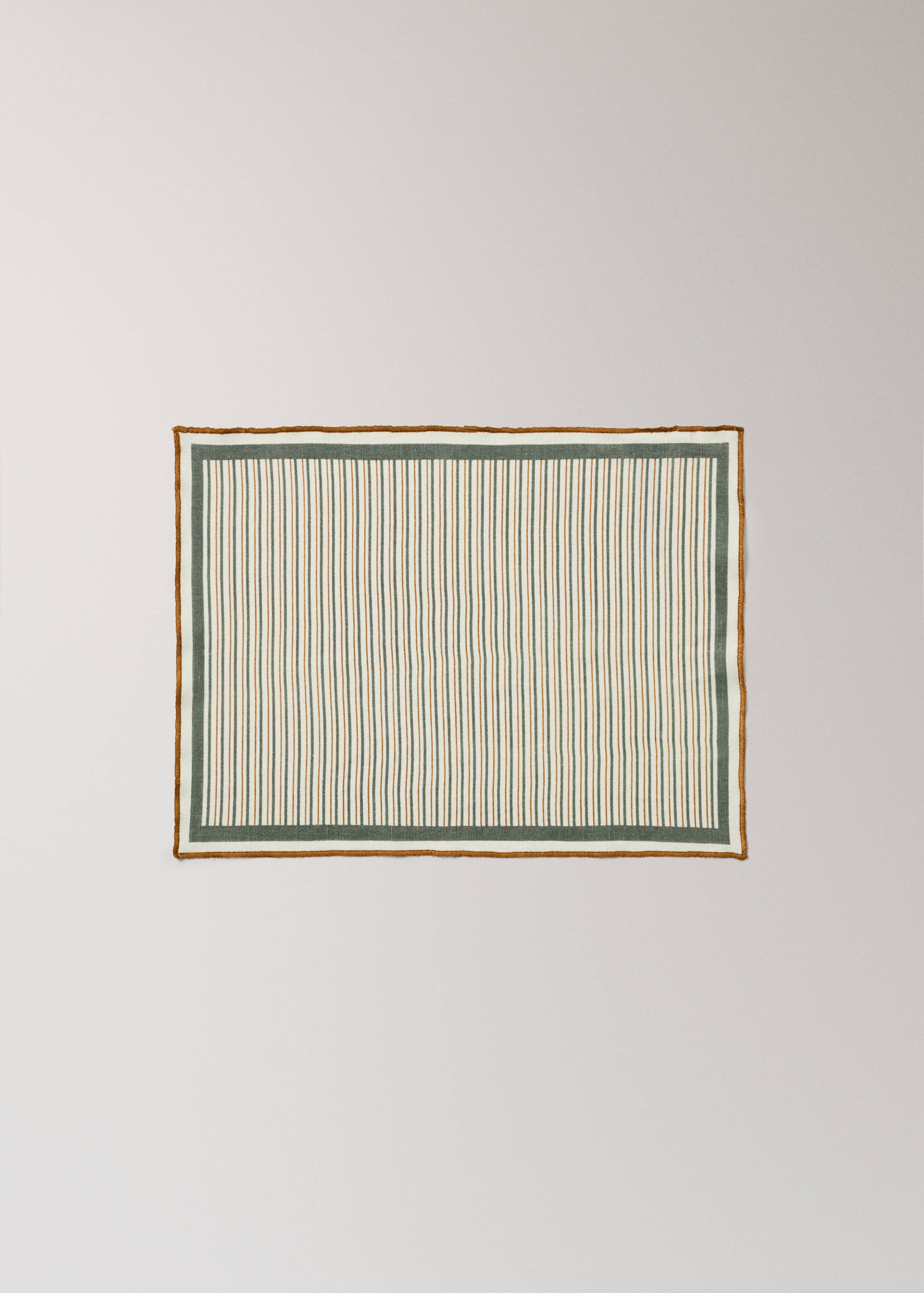 Striped linen and cotton placemat with overlock stitching - Article without model