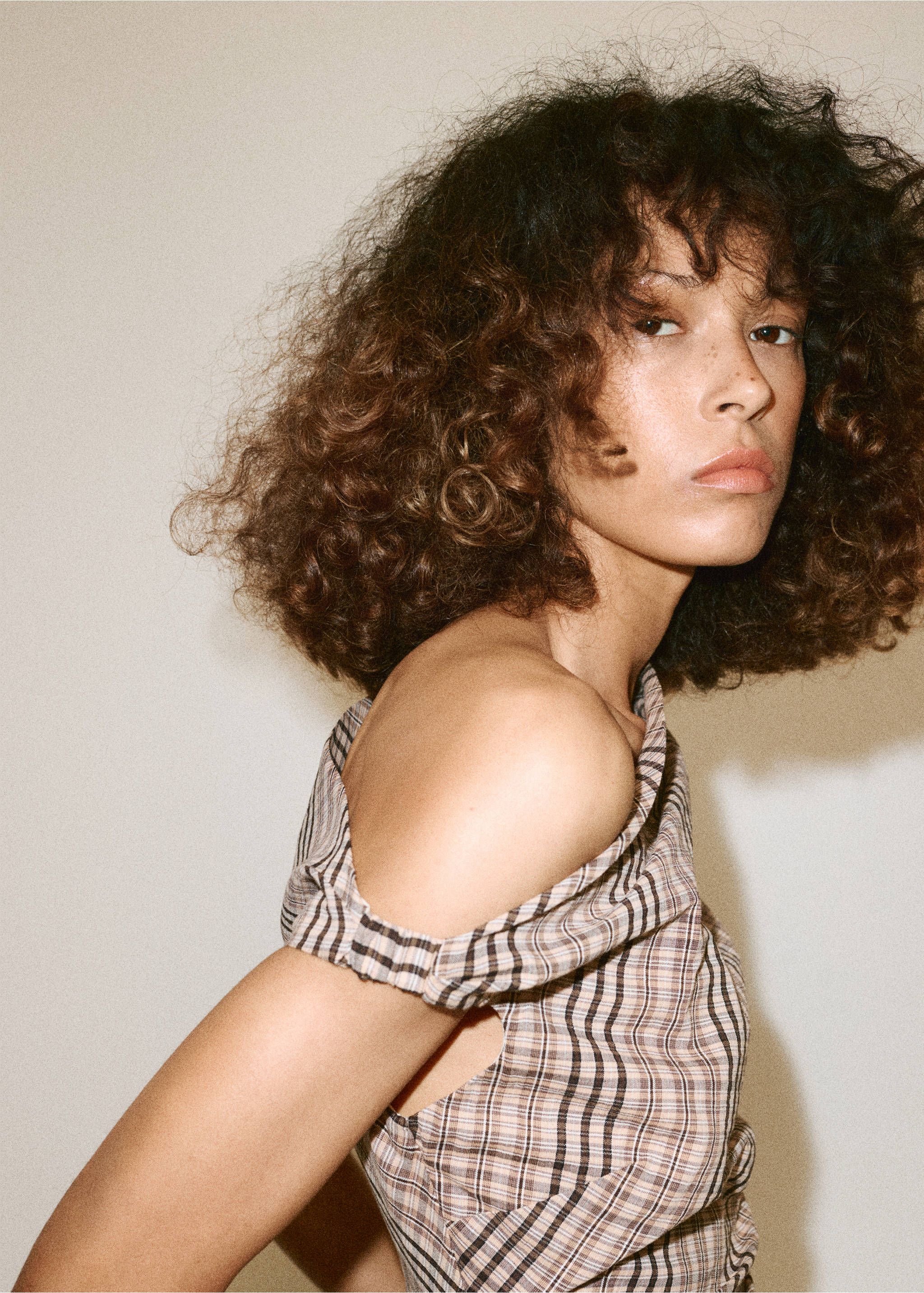 Short asymmetrical dress - Details of the article 1, Beige. Ref: 37082554-00.
