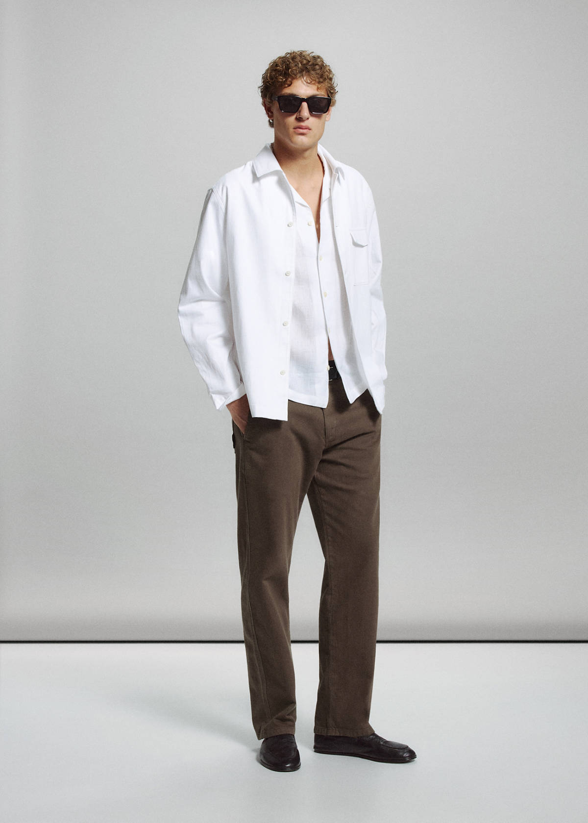 Relaxed fit jeans in a cotton-linen blend — Brown