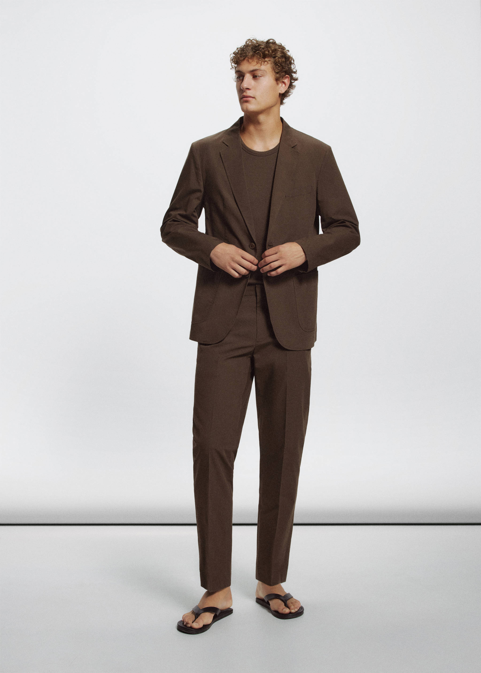 Blazer slim fit de mistura de algodão e liocel - Plano geral