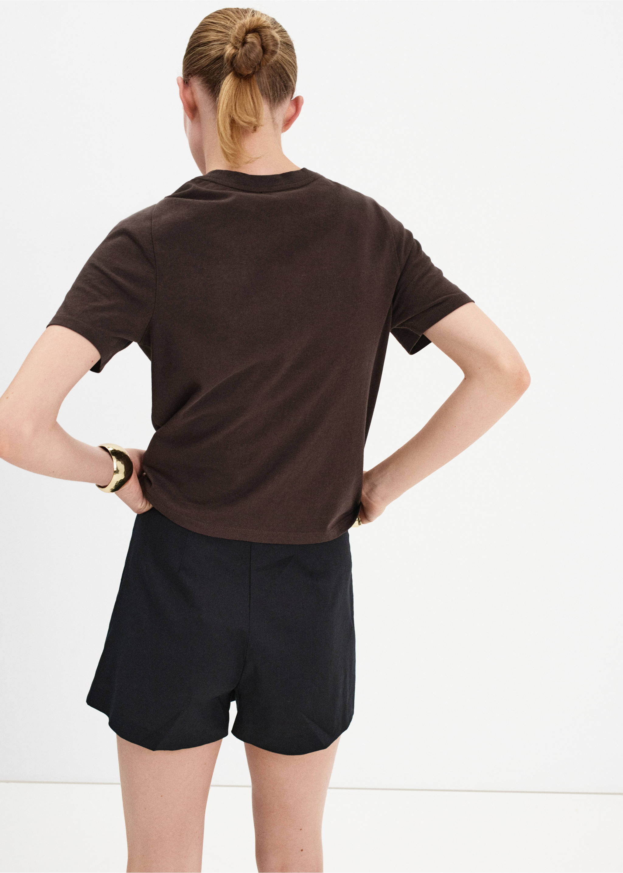 Cotton T-shirt with floral embroideries - Reverse of the article, Brown. Ref: 37082896-00.