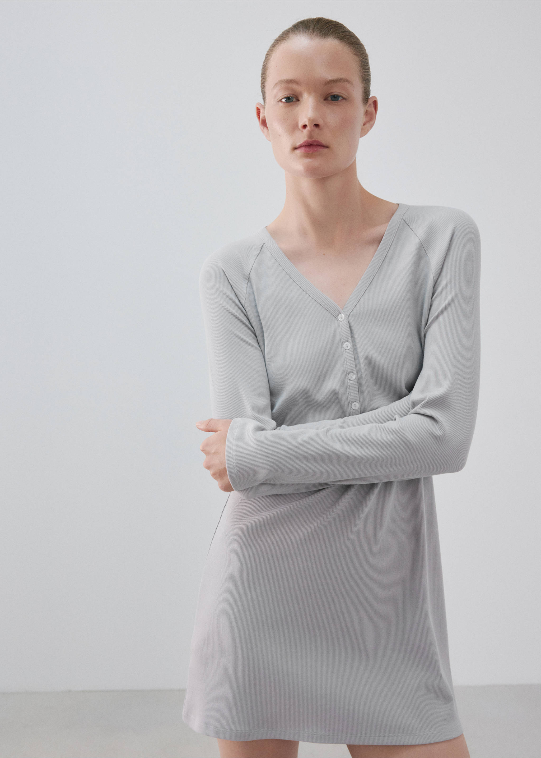Camisón algodón viscosa escote pico - Plano medio, Gris. Ref: 37082914-00.