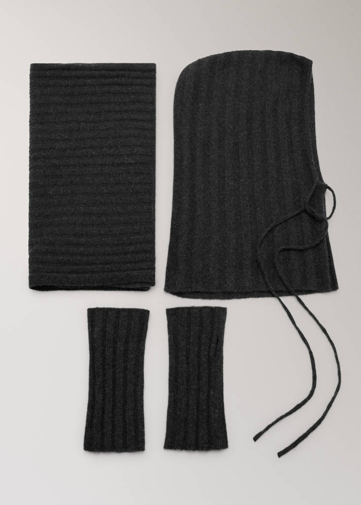 Ribbed cashmere scarf — Charcoal