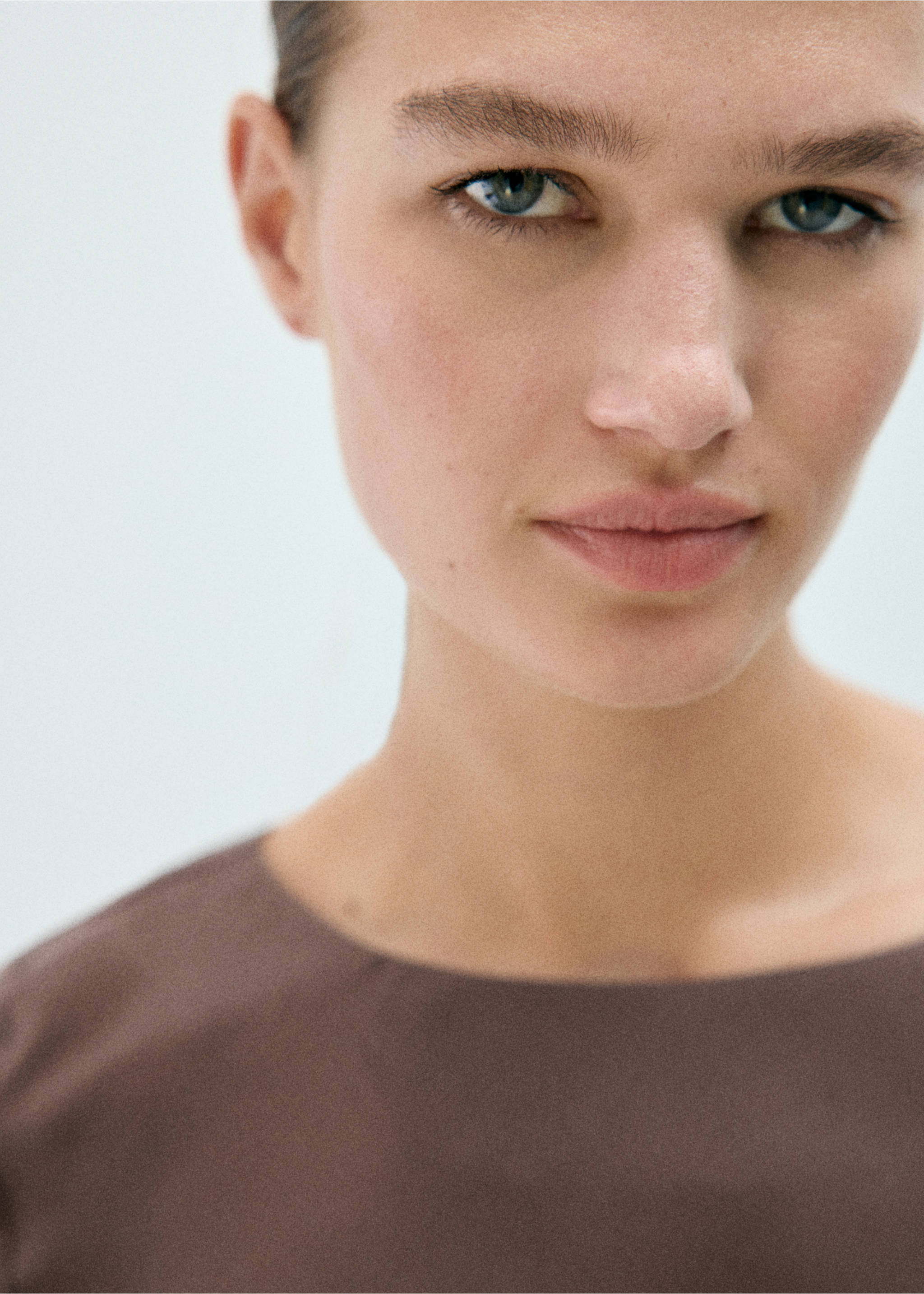 Nightgown 100% silk - Details of the article 1, Brown. Ref: 37082919-00.