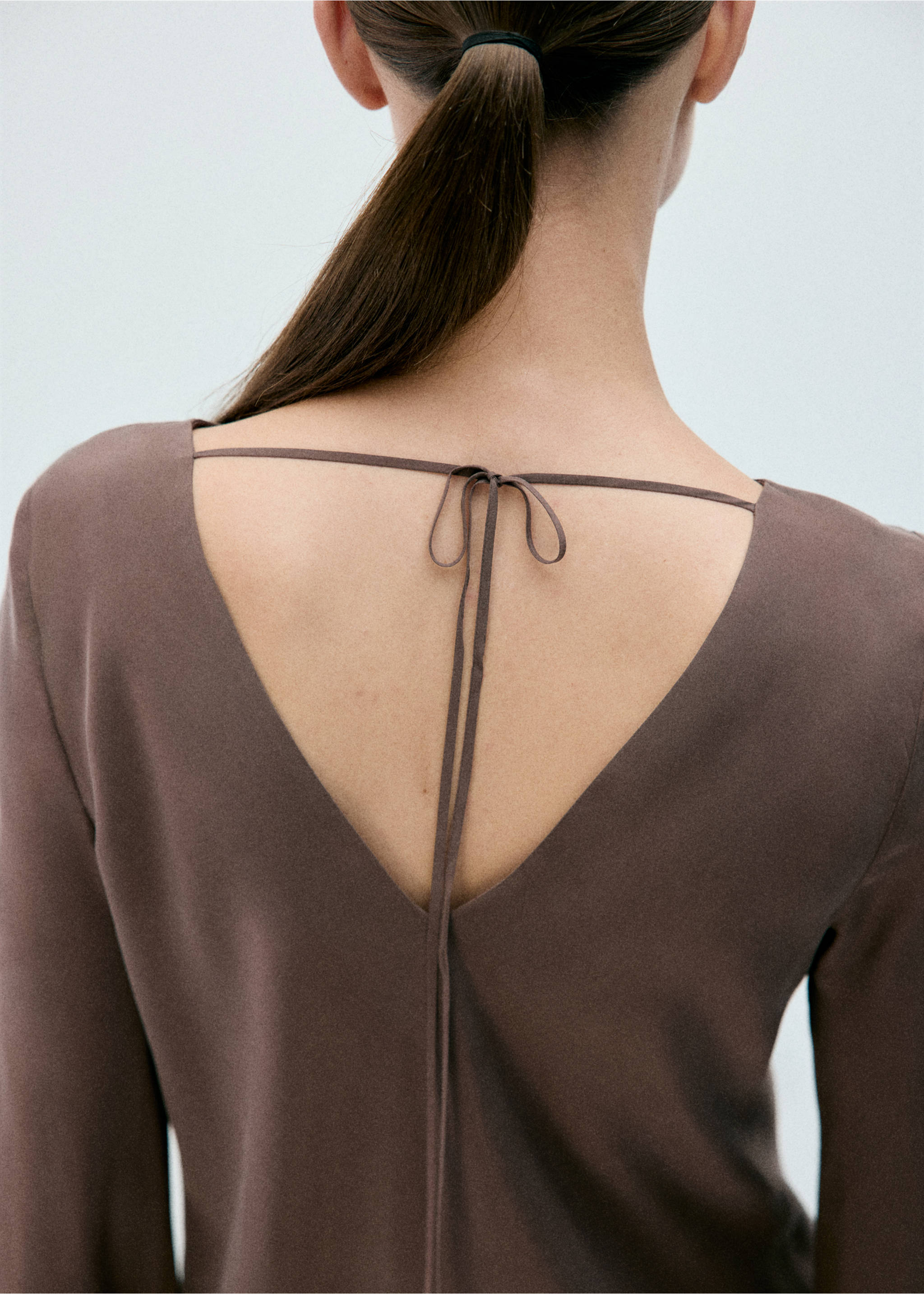 Nightgown 100% silk - Details of the article 3, Brown. Ref: 37082919-00.