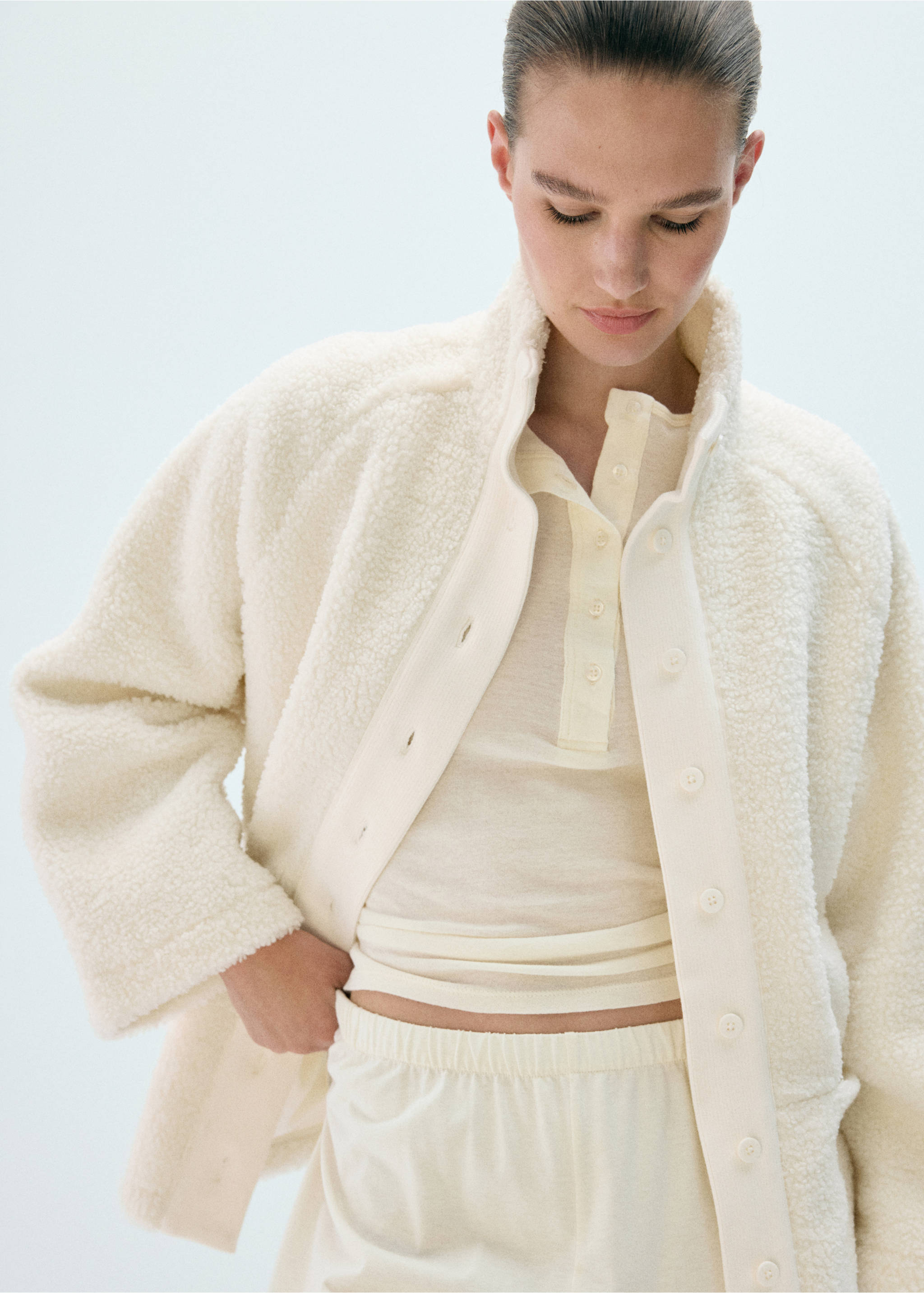 Sherpa buttoned cardigan - Details of the article 2, Ivory White. Ref: 37082924-00.