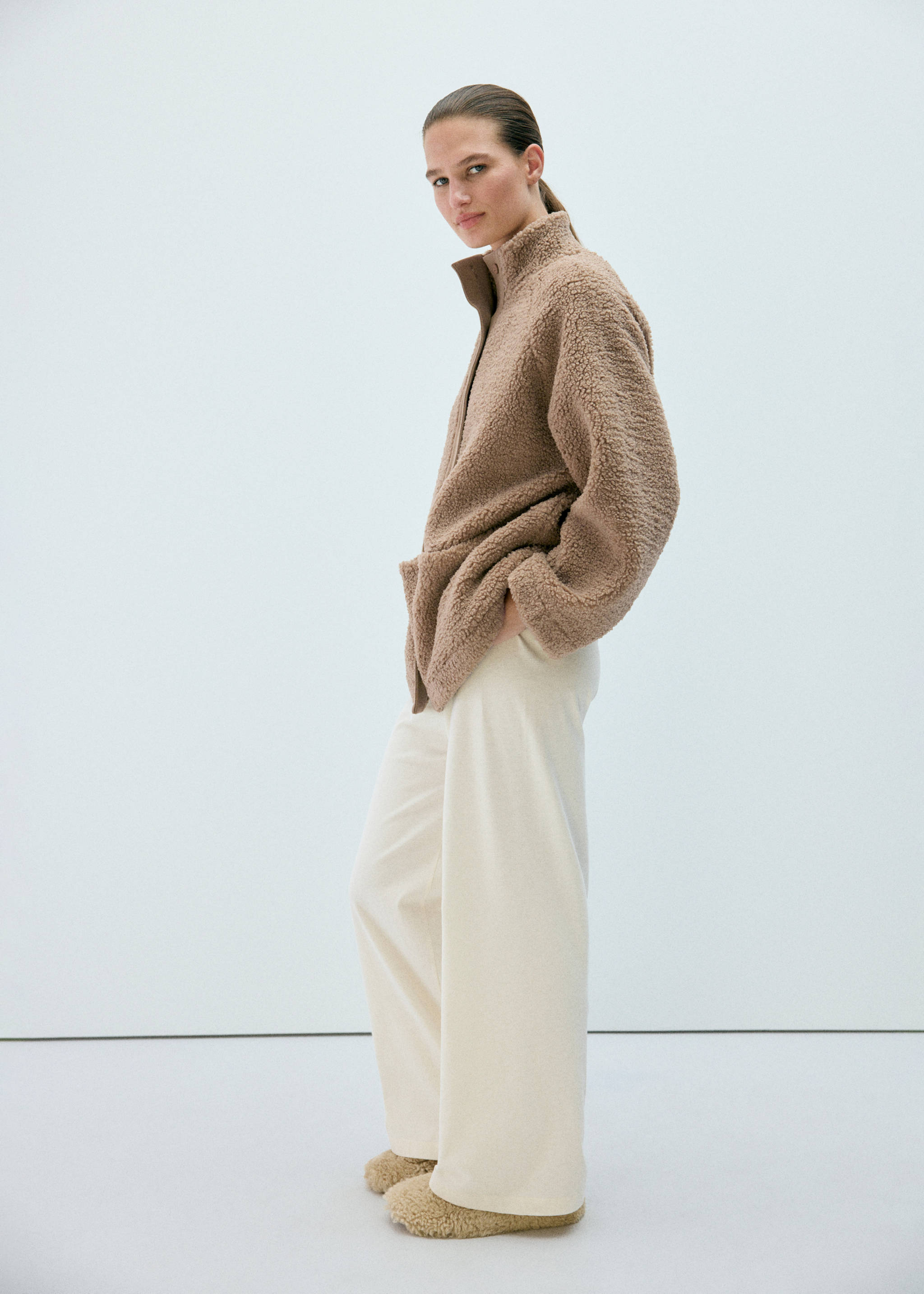 Sherpa buttoned cardigan - General plane