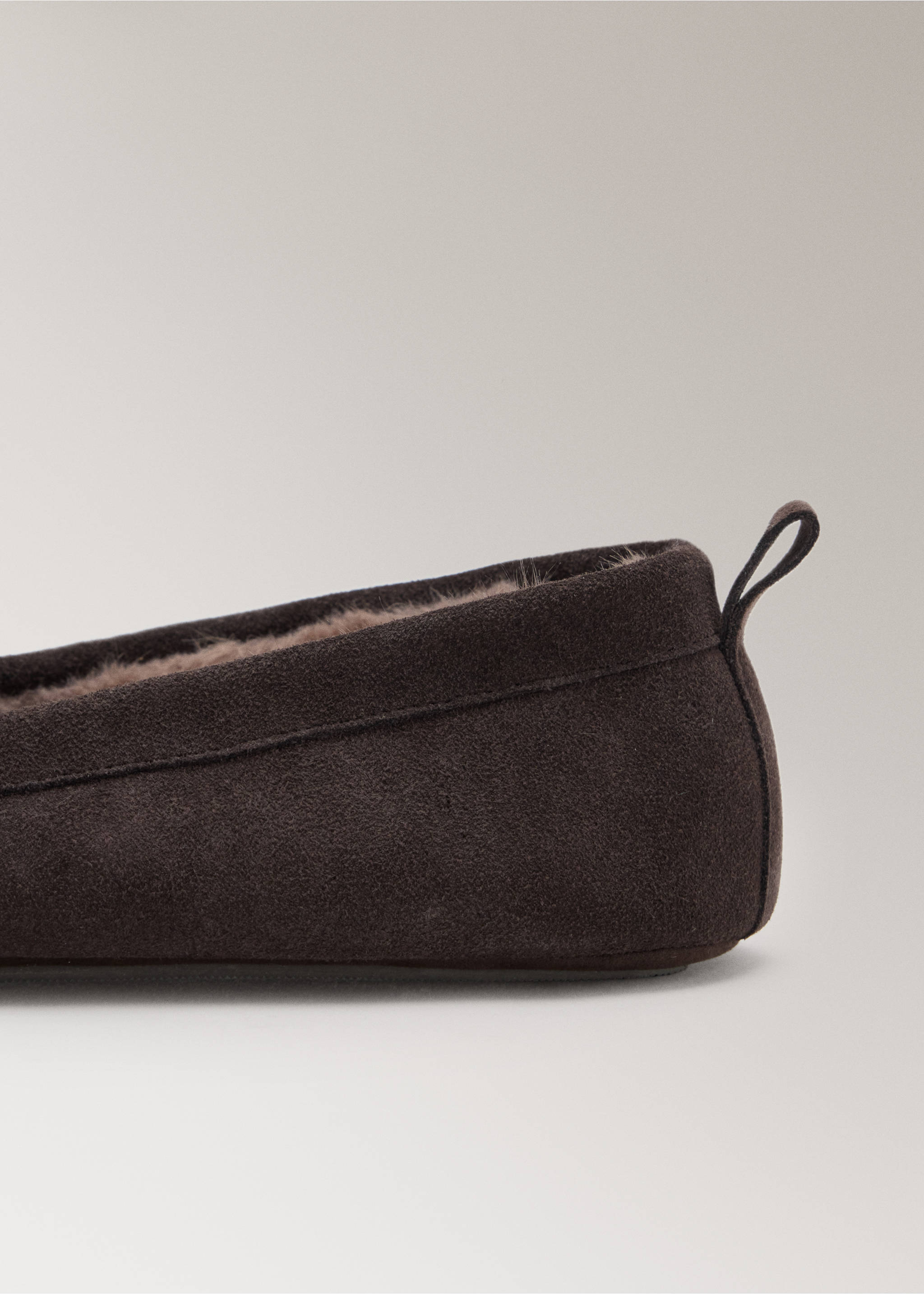 Leather moccasin with fur lining - Details of the article 1, Brown. Ref: 37082929-00.