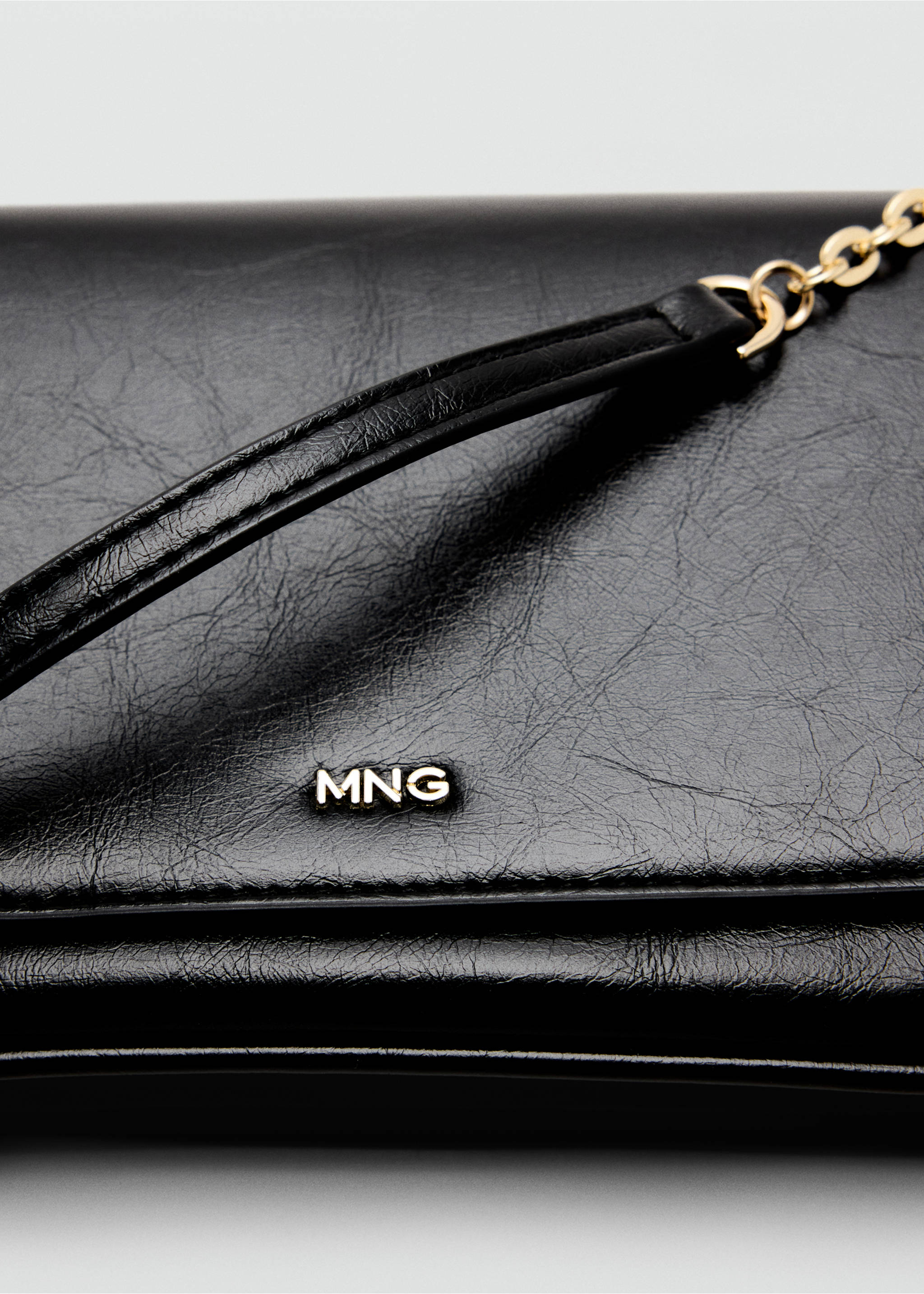 Small crossbody bag - Details of the article 2, Black. Ref: 37082931-00.