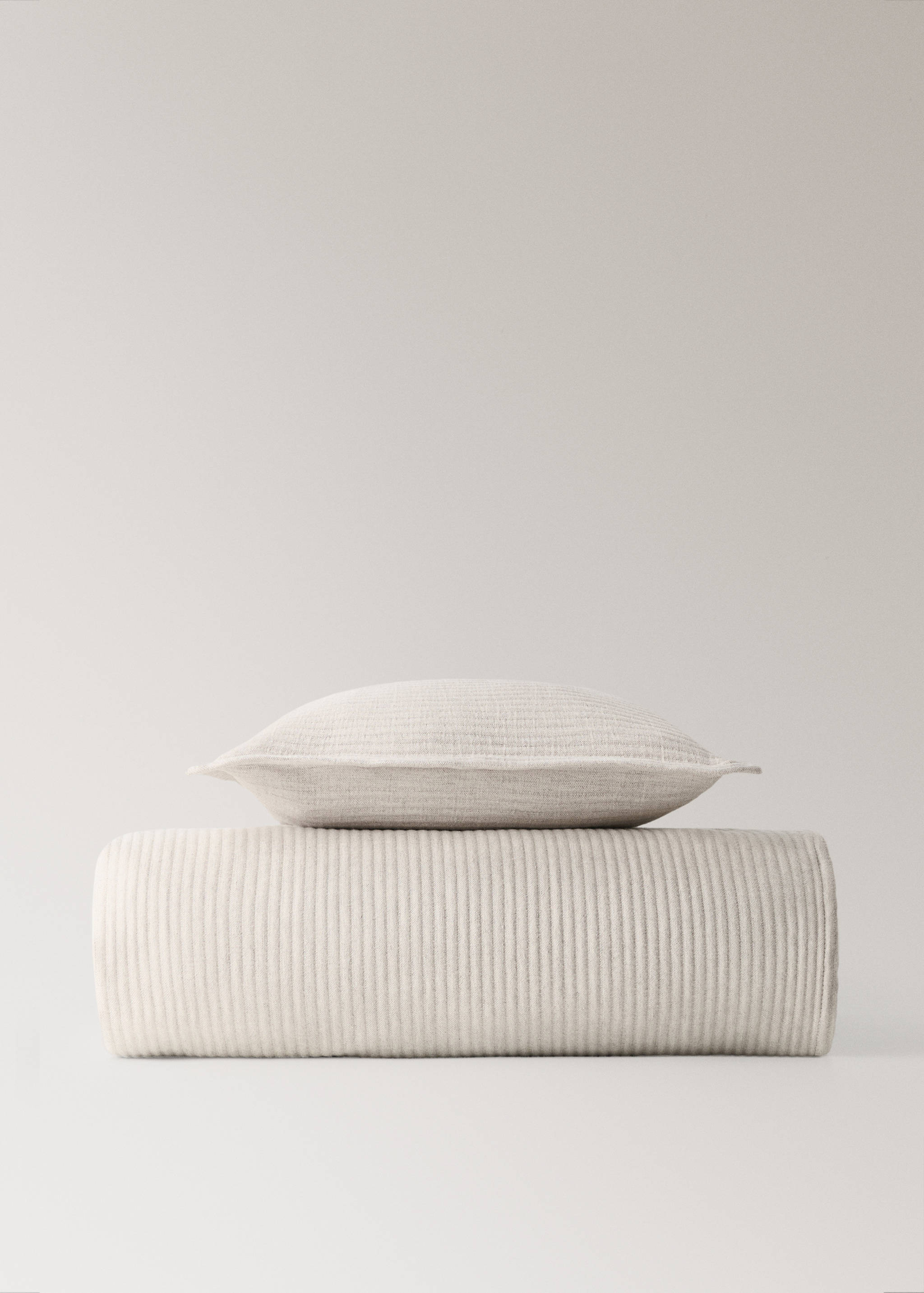 Cotton and linen cushion cover with vertical textures 50x50cm - Details of the article 5