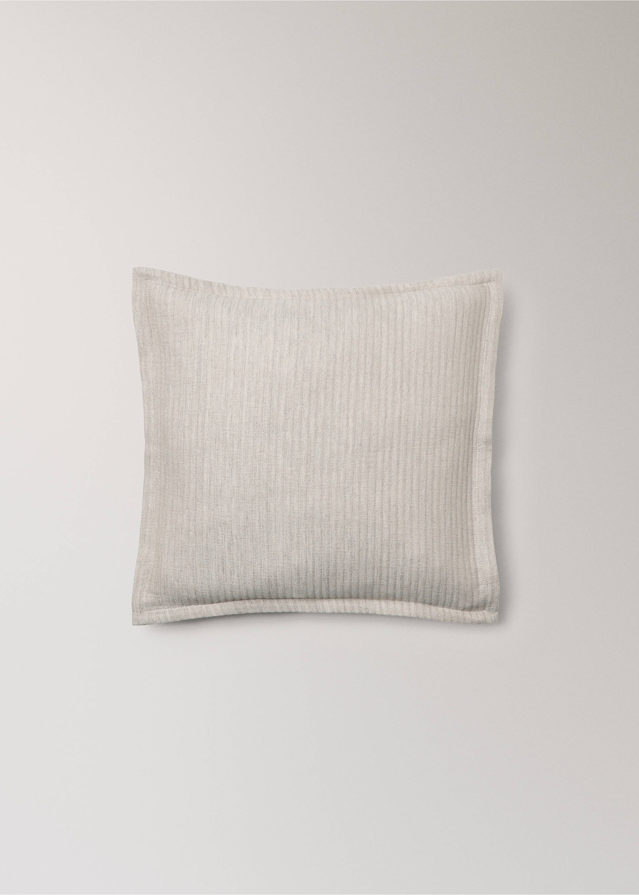 Cotton and linen cushion cover with vertical textures 50x50cm - Article without model, Sand. Ref: 37082933-00.