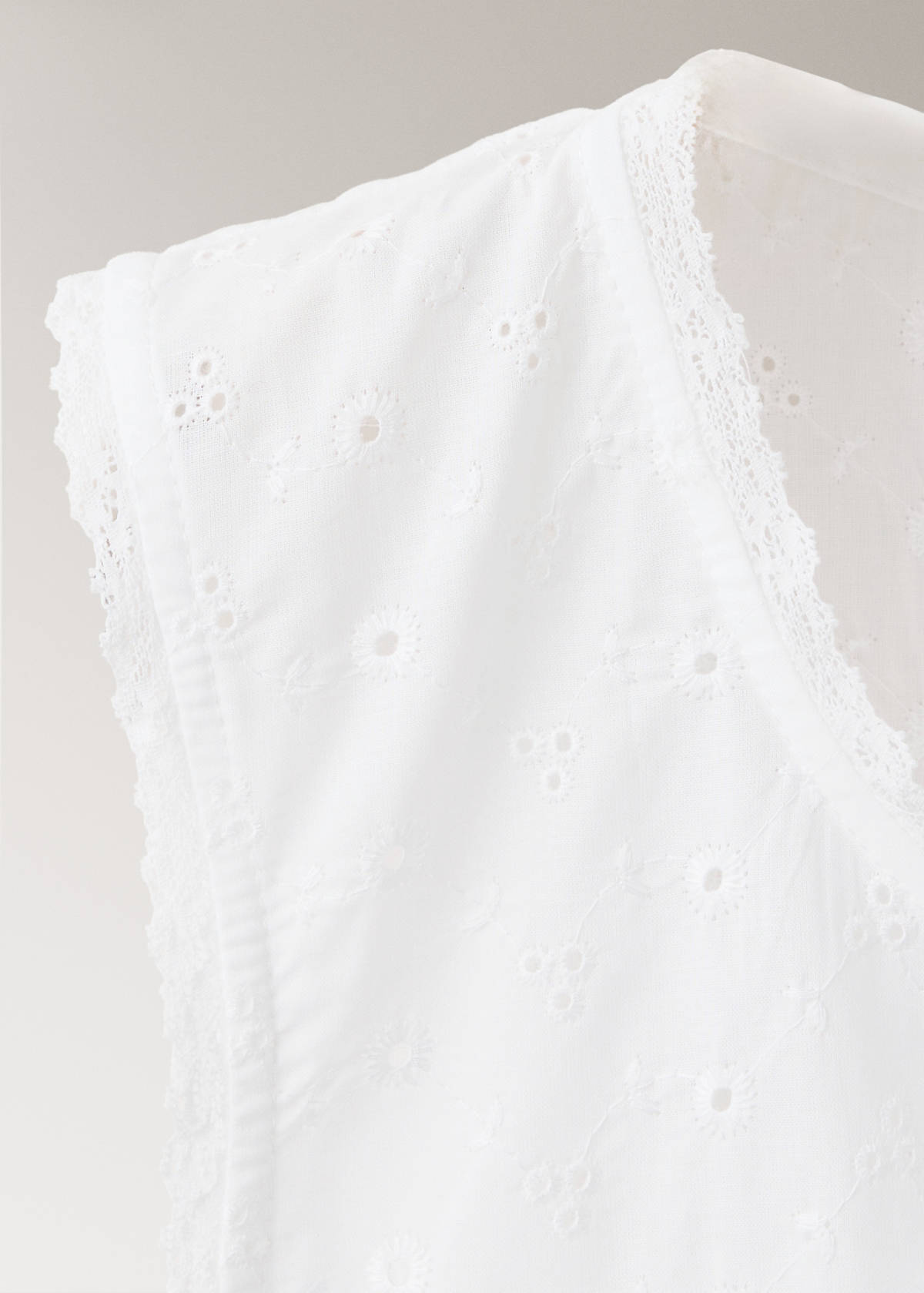 Cotton nightdress with broderie anglaise embroidery — White