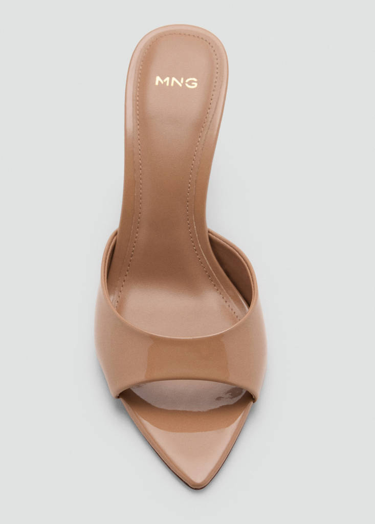Pointed heel sandals — Nude