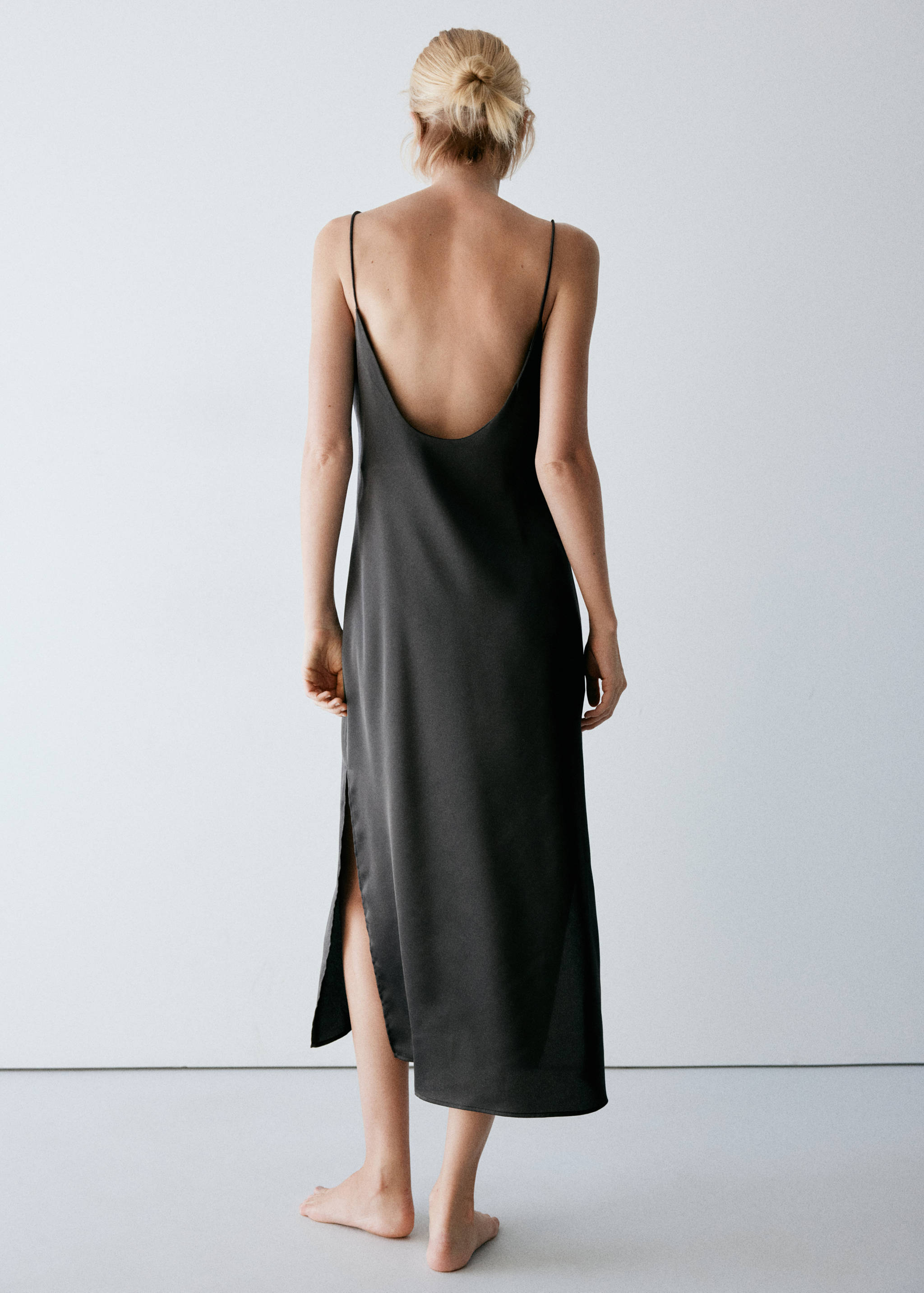 Strappy nightdress - Reverse of the article