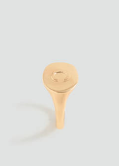 Signet ring with letter C — Gold 2
