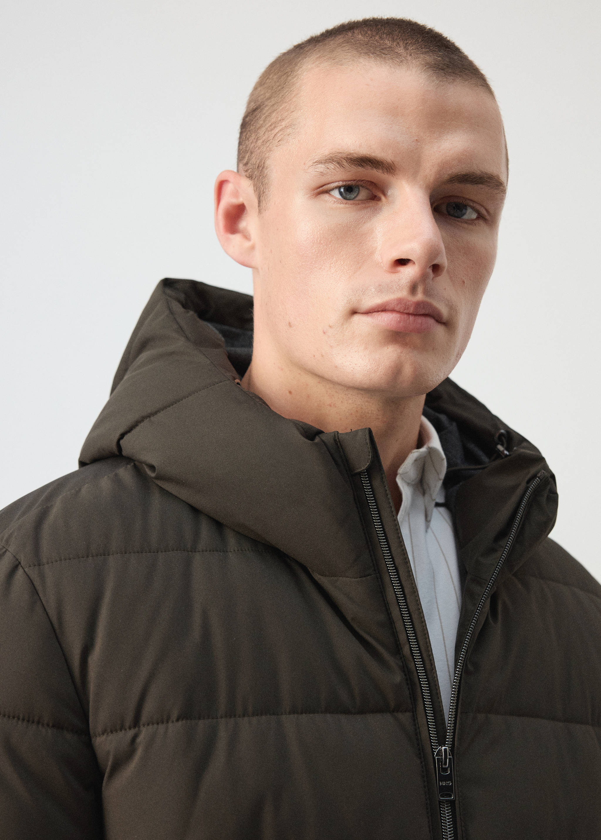 Short water-repellent puffer jacket - Details of the article 1