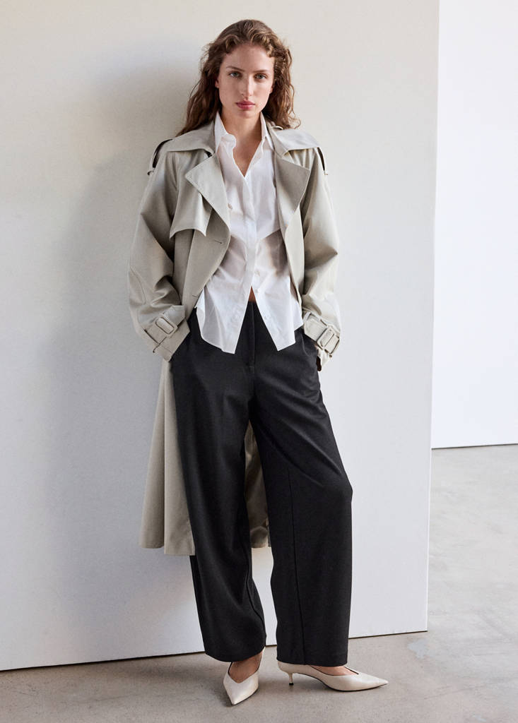 Straight mid-rise trousers — Black