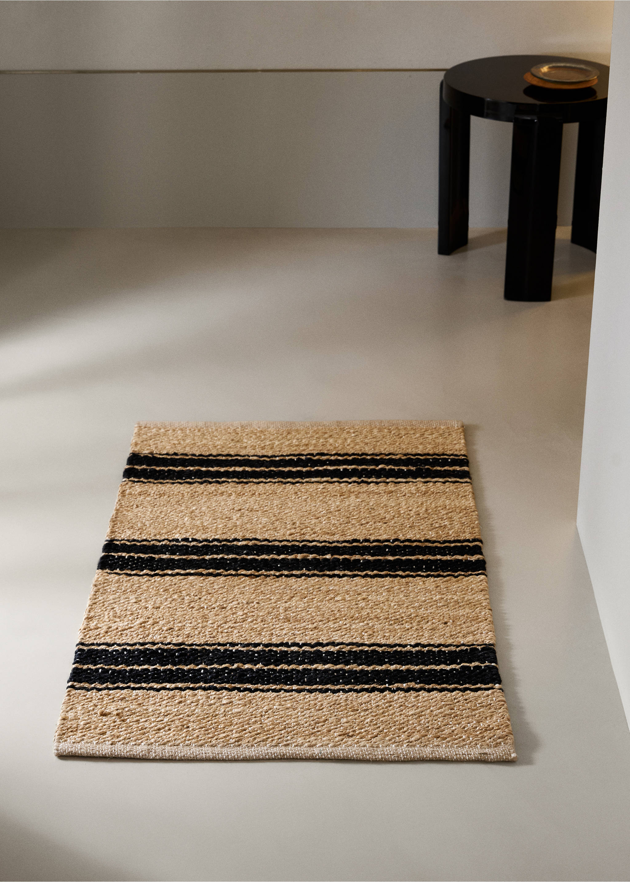 Jute rug with striped design - General plane, Beige. Ref: 37083276-00.