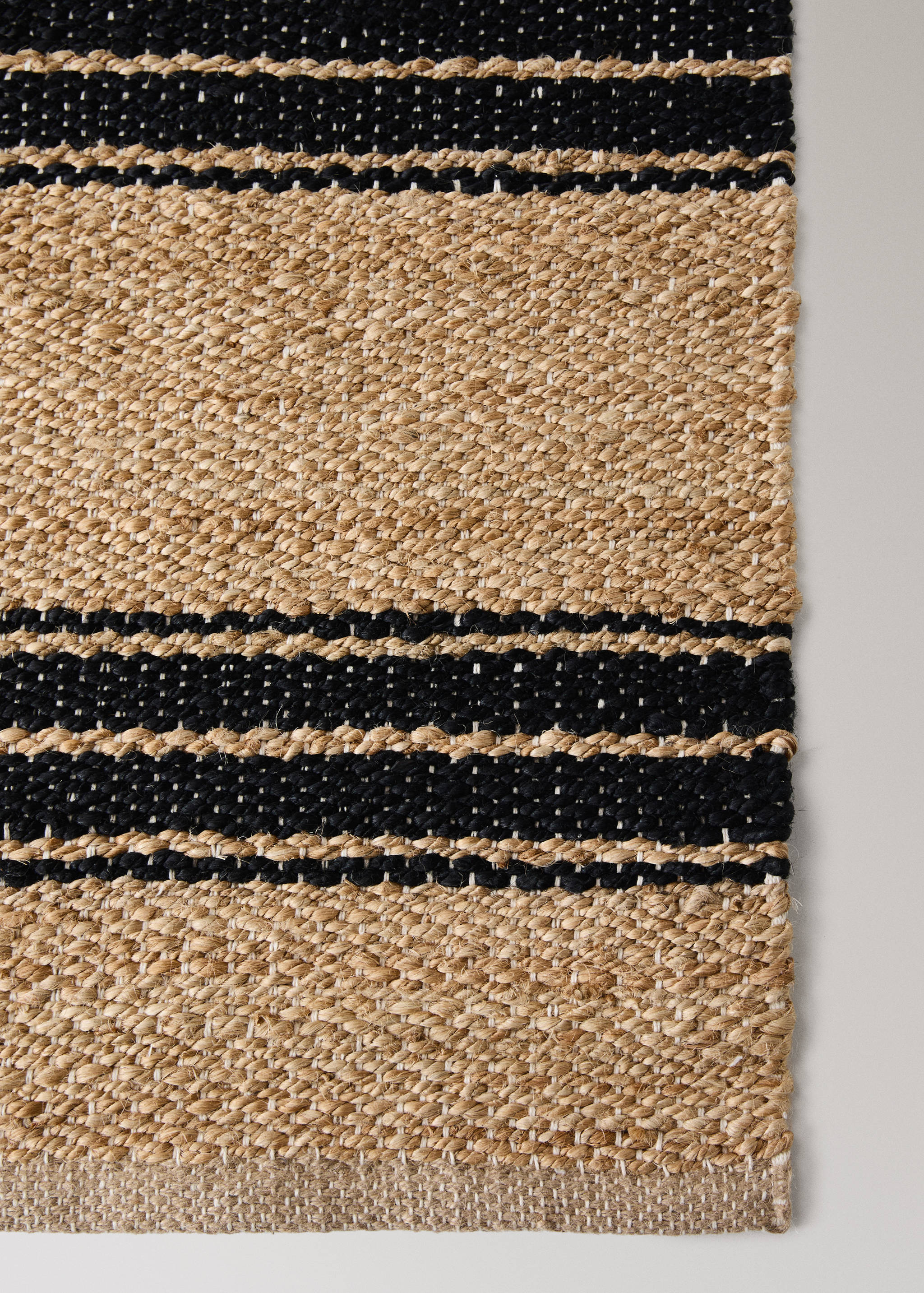 Jute rug with striped design - Details of the article 2