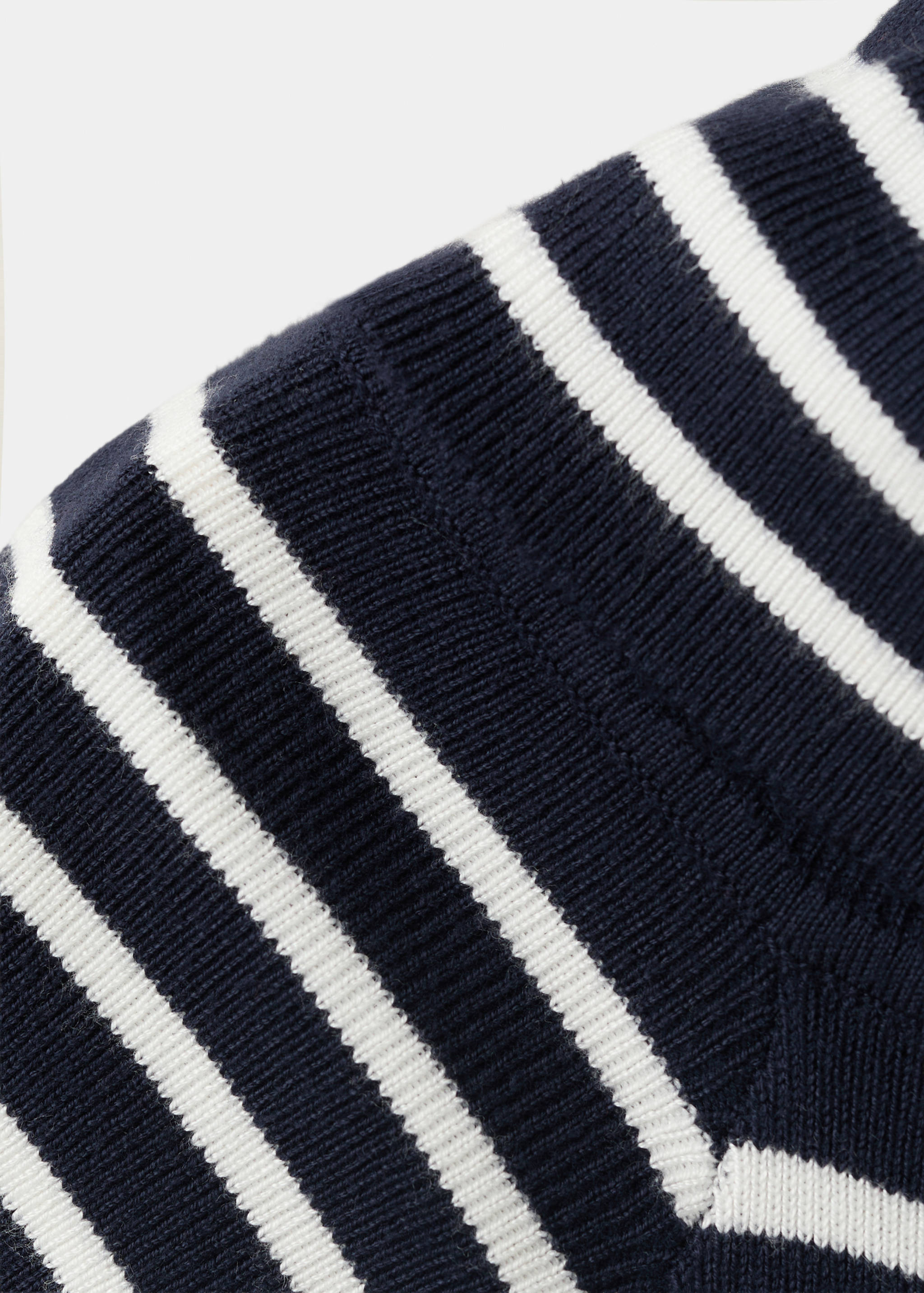 Striped boat-neck top - Details of the article 8
