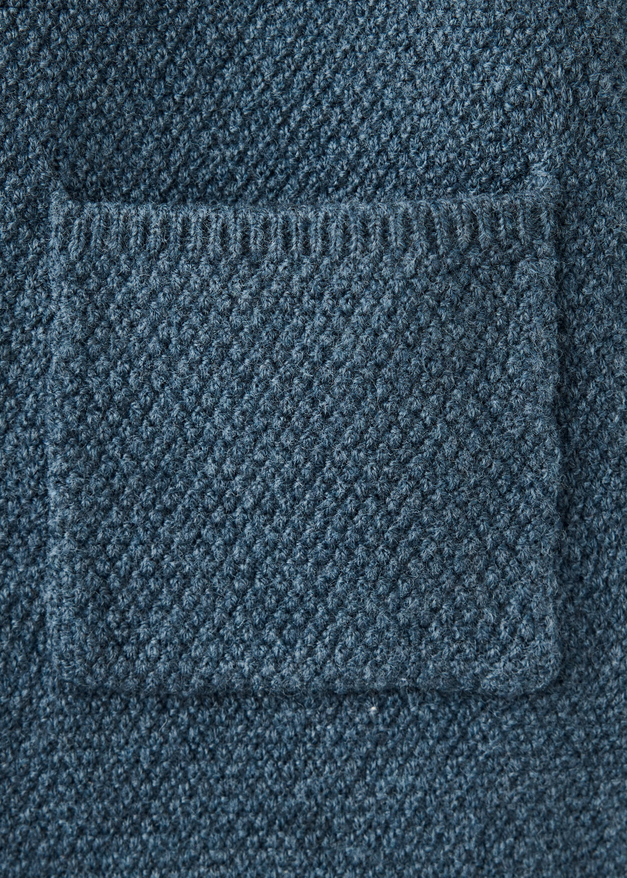 Buttoned long jumpsuit - Details of the article 0