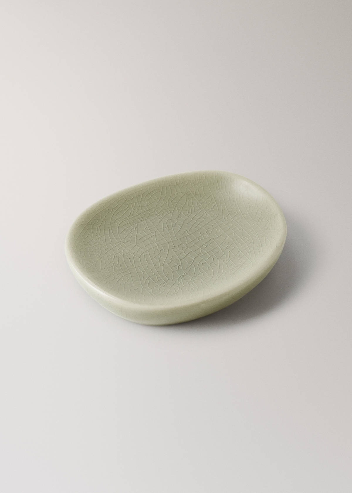 Crackled ceramic soap dish — Pastel Green