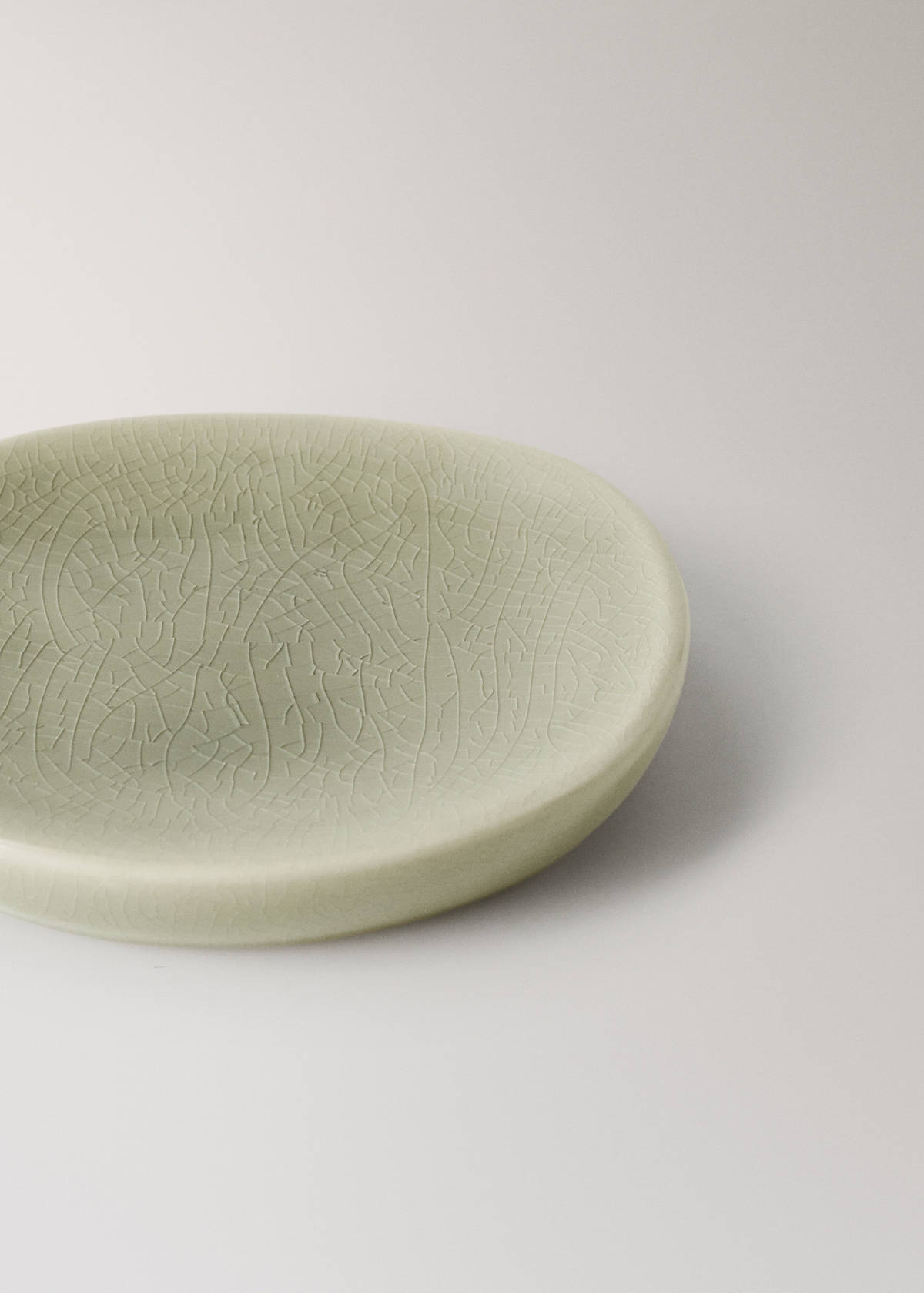 Crackled ceramic soap dish — Pastel Green