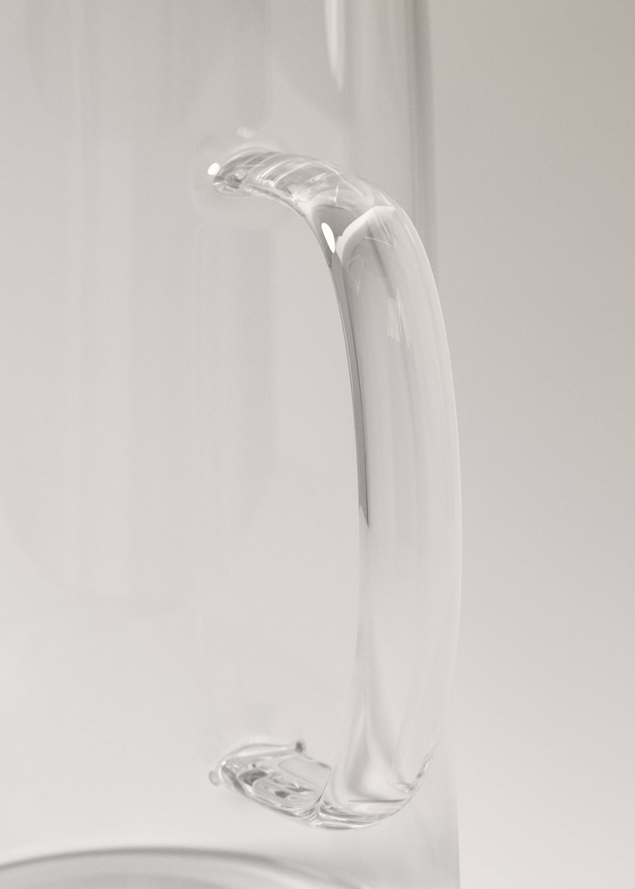 Glass jug with handle - Details of the article 1