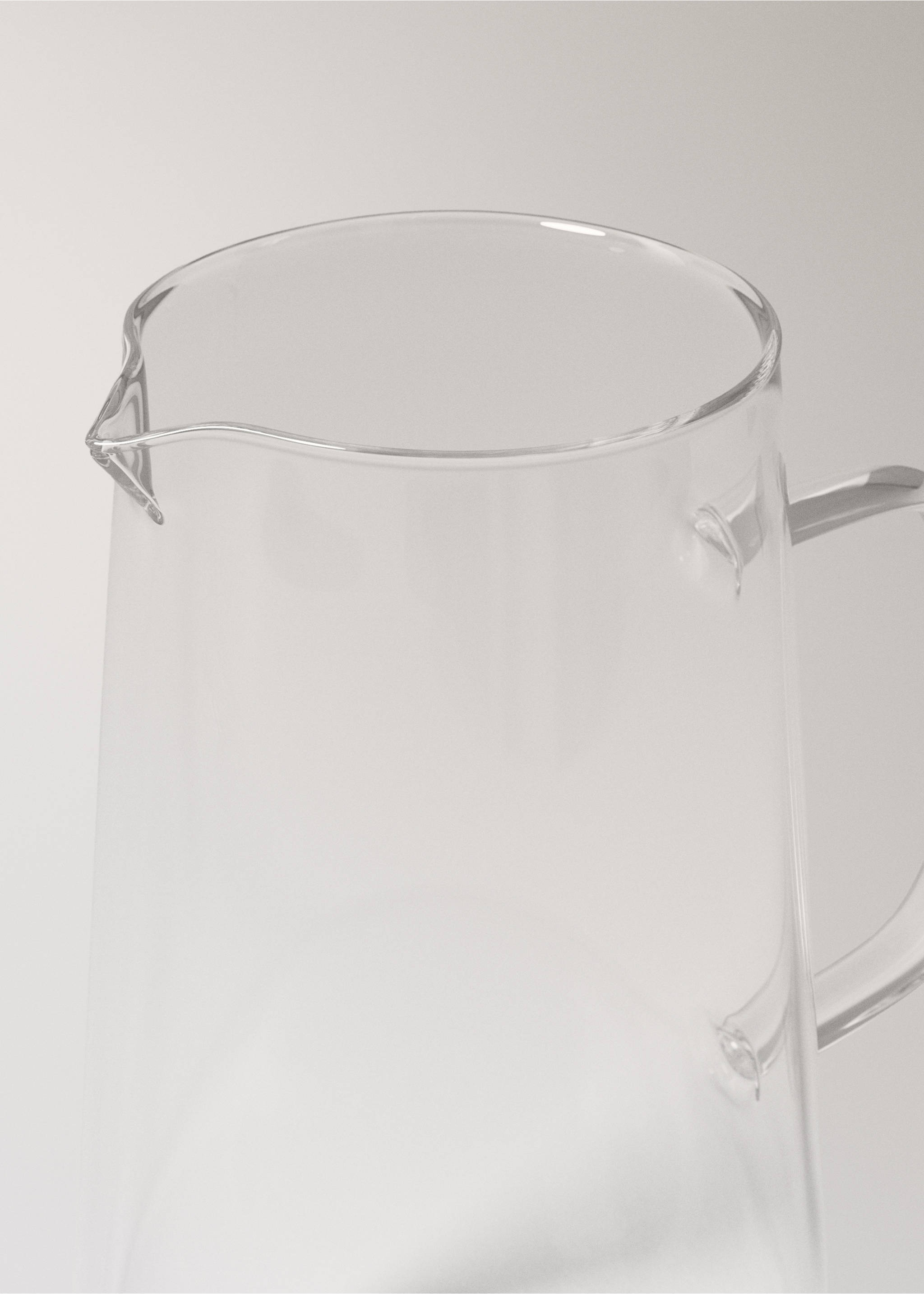 Glass jug with handle - Details of the article 2, Black. Ref: 37083285-00.