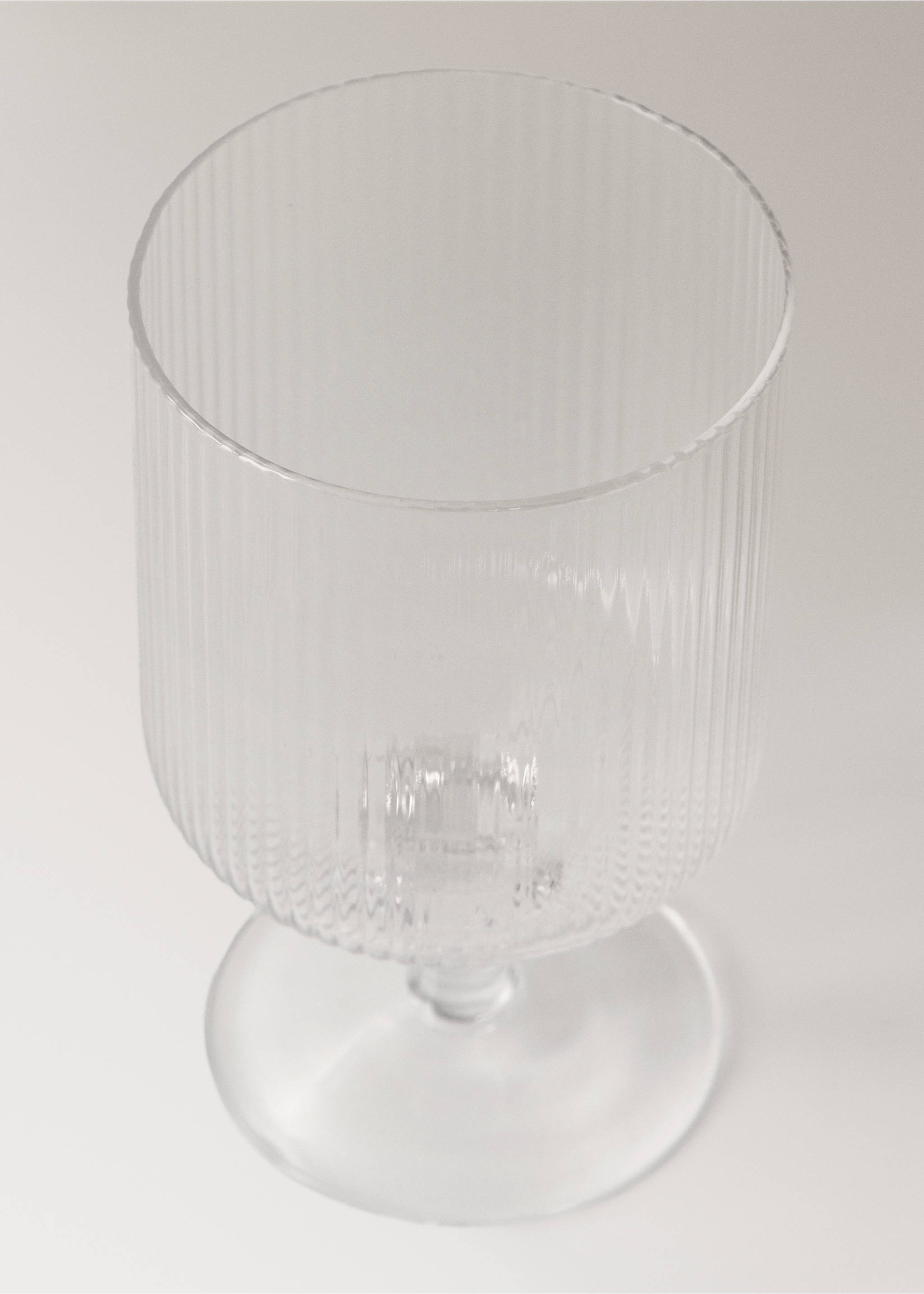 Borosilicate glass cup with embossed lines - Details of the article 1, Ice Grey. Ref: 37083286-00.