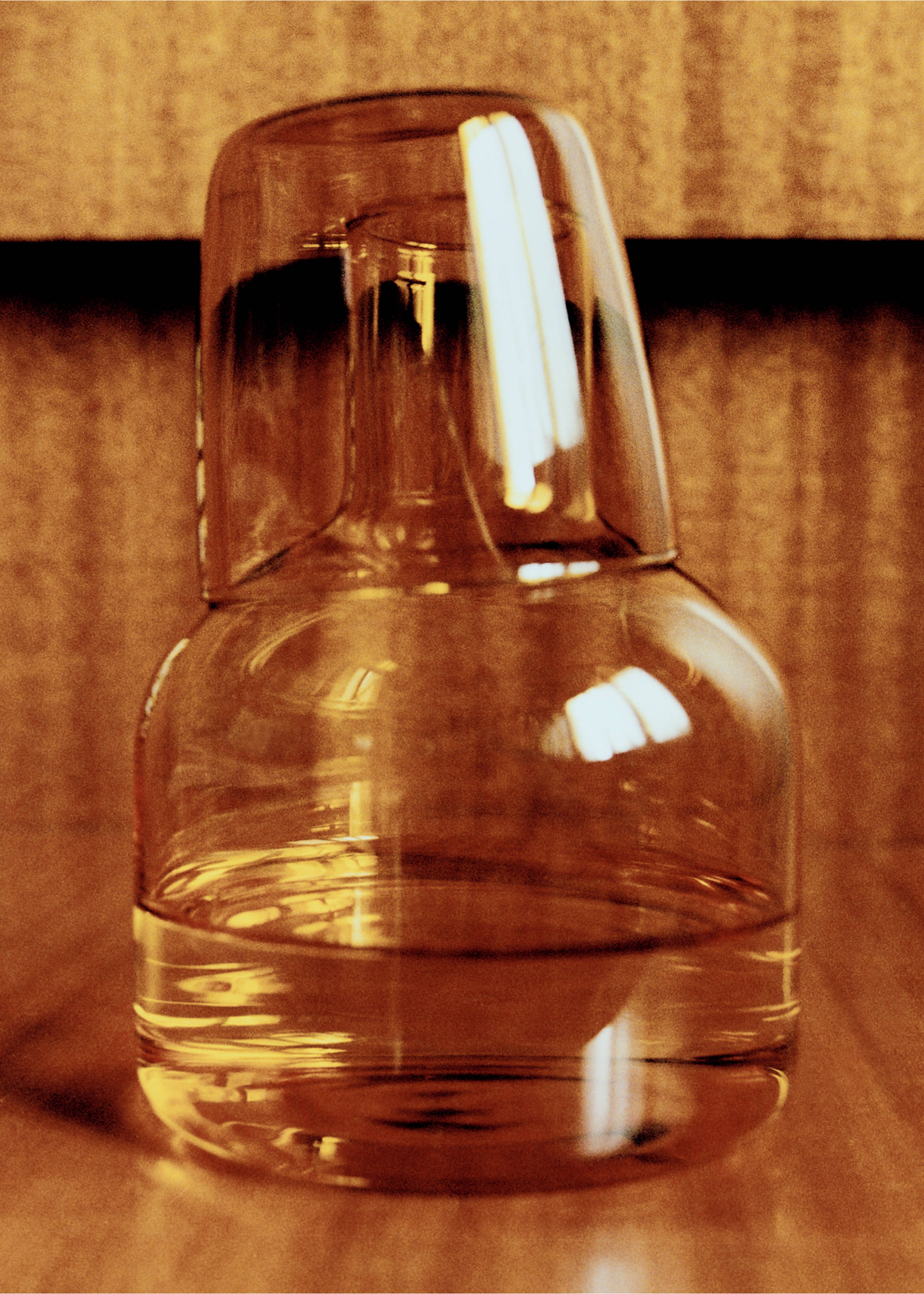 Smoked borosilicate jug - Details of the article 5, Orange. Ref: 37083287-00.