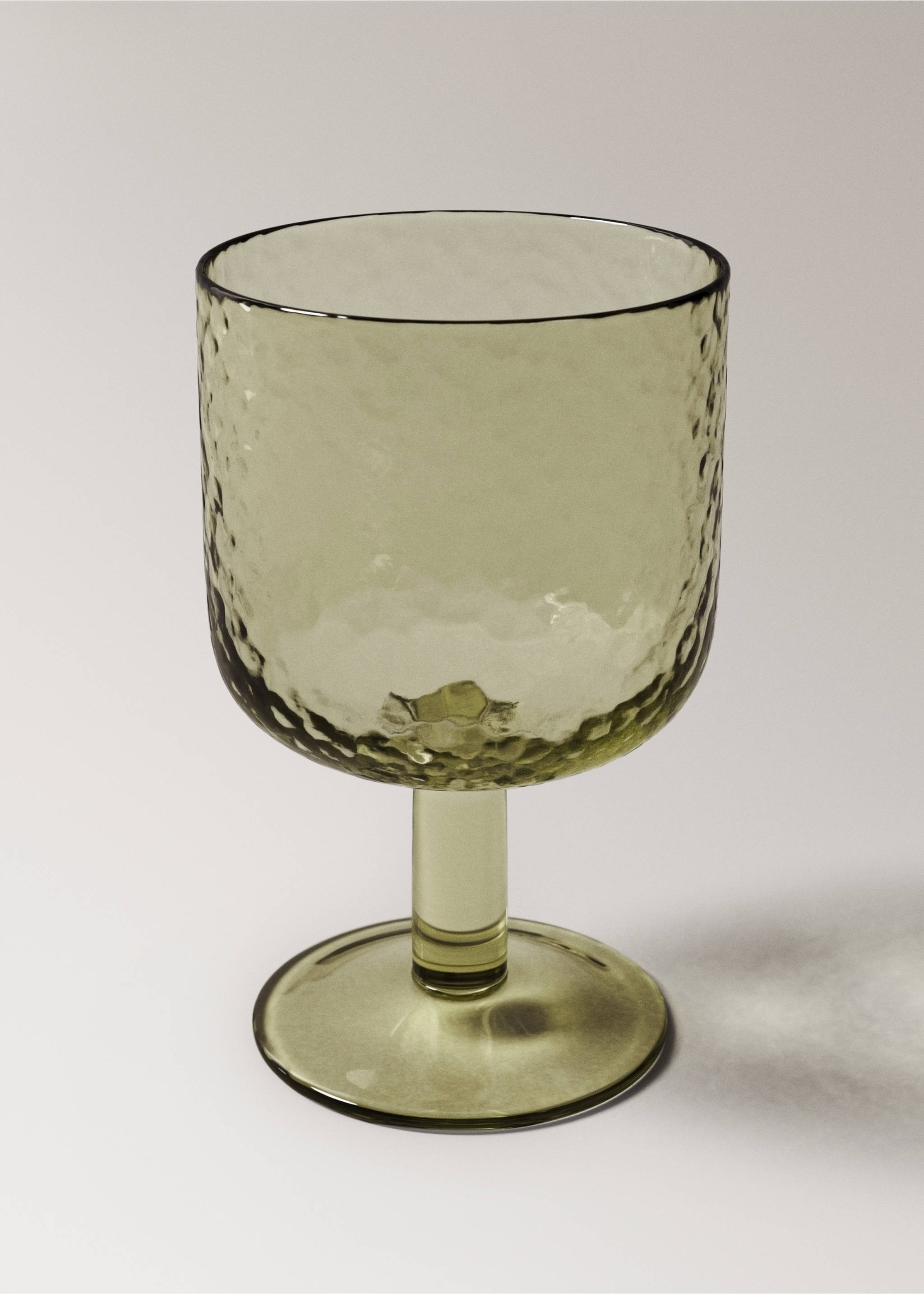 Hammered stem glass - Details of the article 1, Green. Ref: 37083288-00.