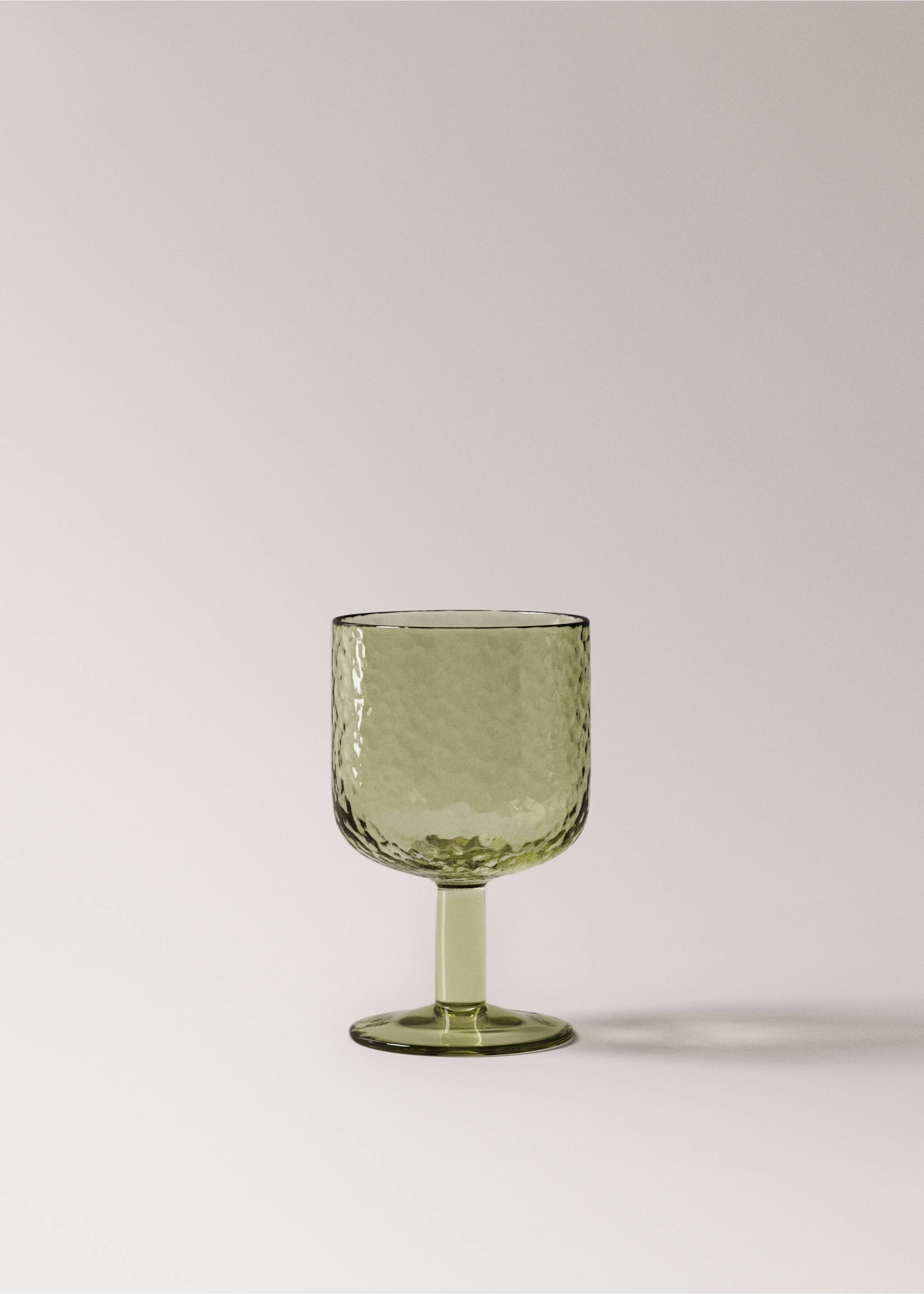 Hammered stem glass - Article without model, Green. Ref: 37083288-00.
