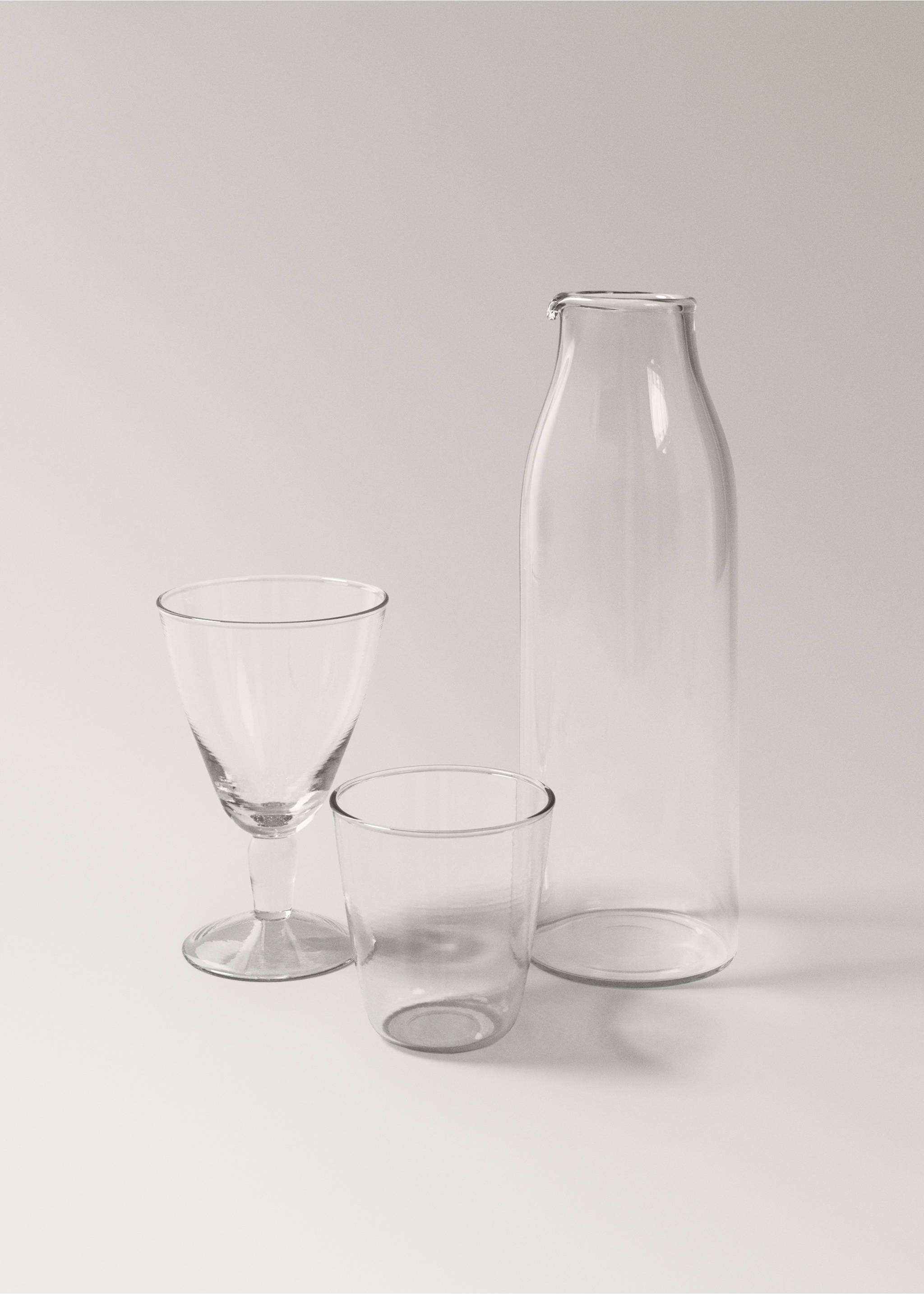 Transparent glass jug - Details of the article 3, Black. Ref: 37083297-00.