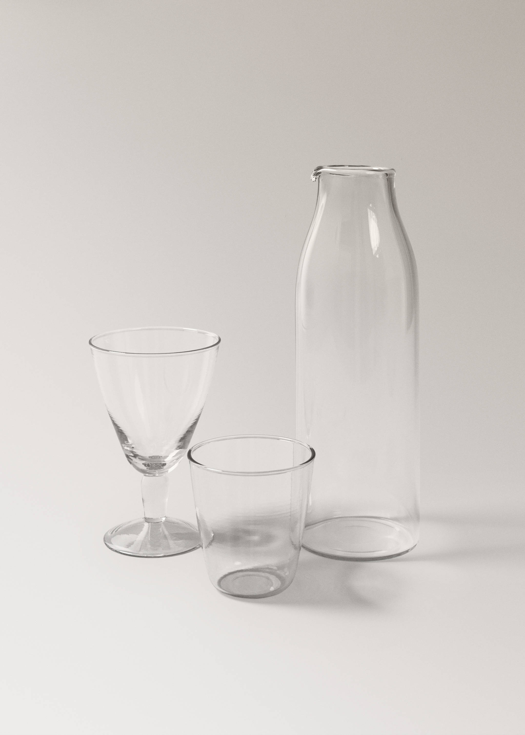 Transparent glass jug - Details of the article 3
