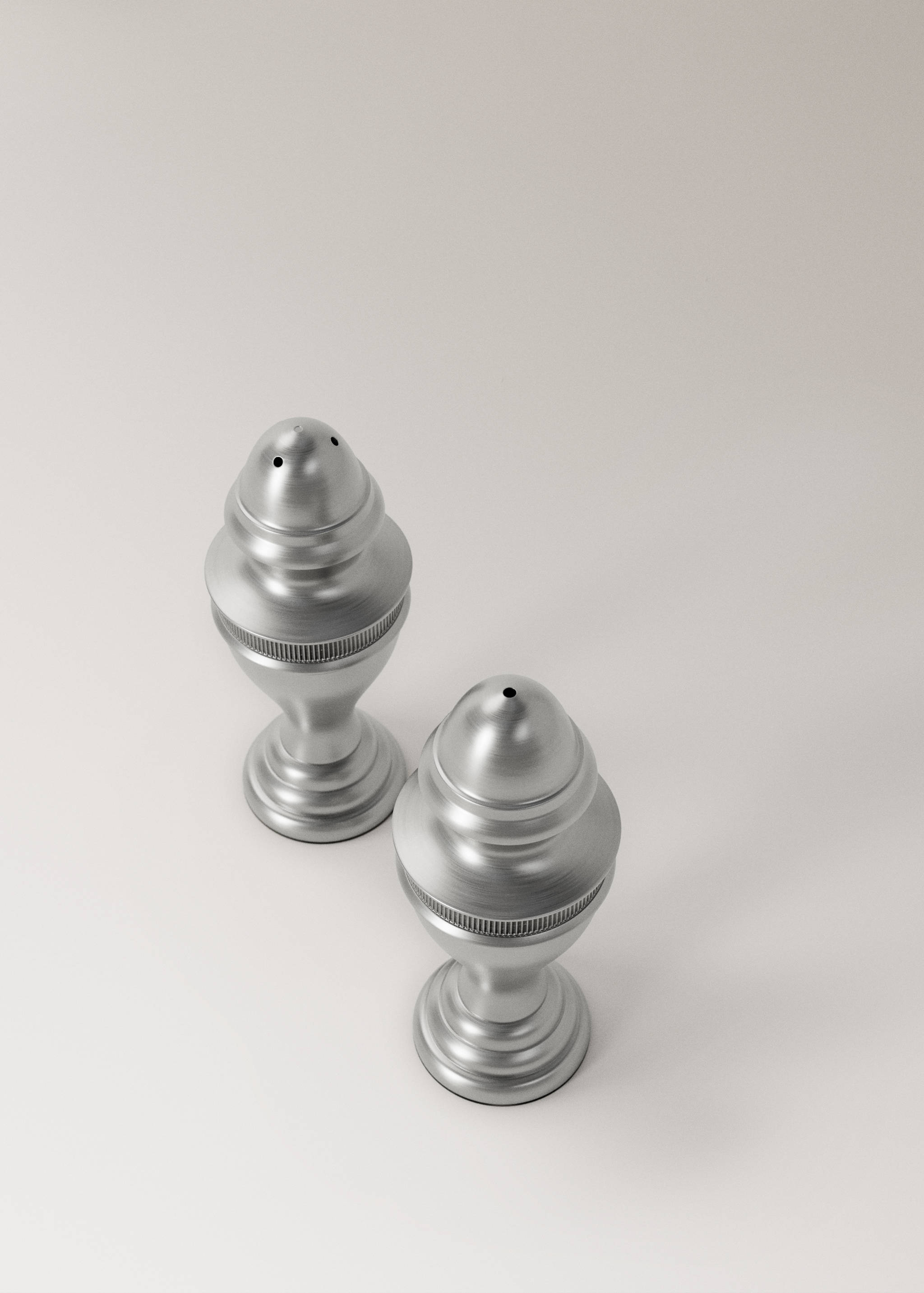 Aluminium salt and pepper shaker set - Details of the article 2