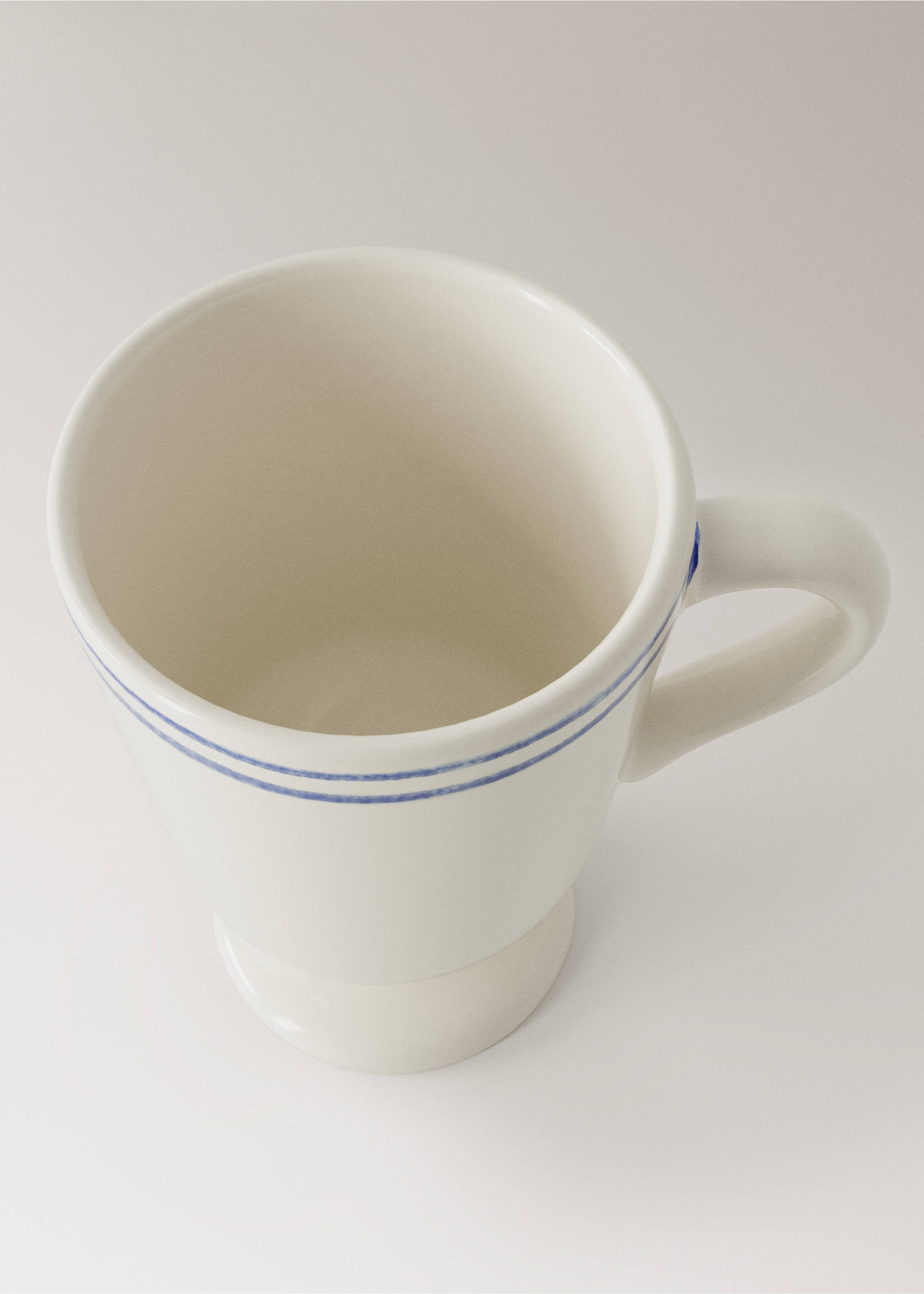 Hand-painted stoneware mug - Details of the article 2, Blue. Ref: 37083308-00.