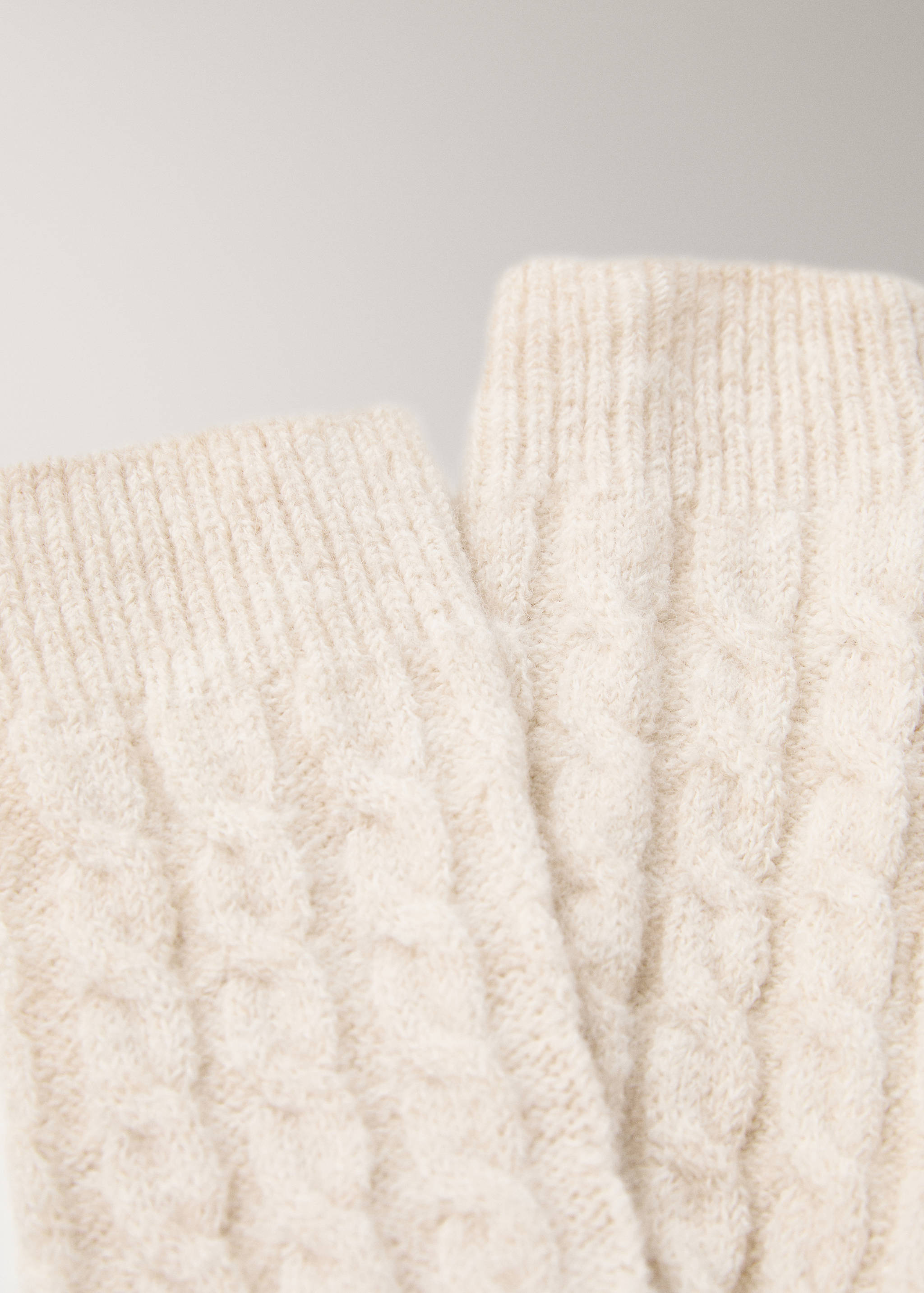 Chunky-knitted braided socks - Details of the article 1